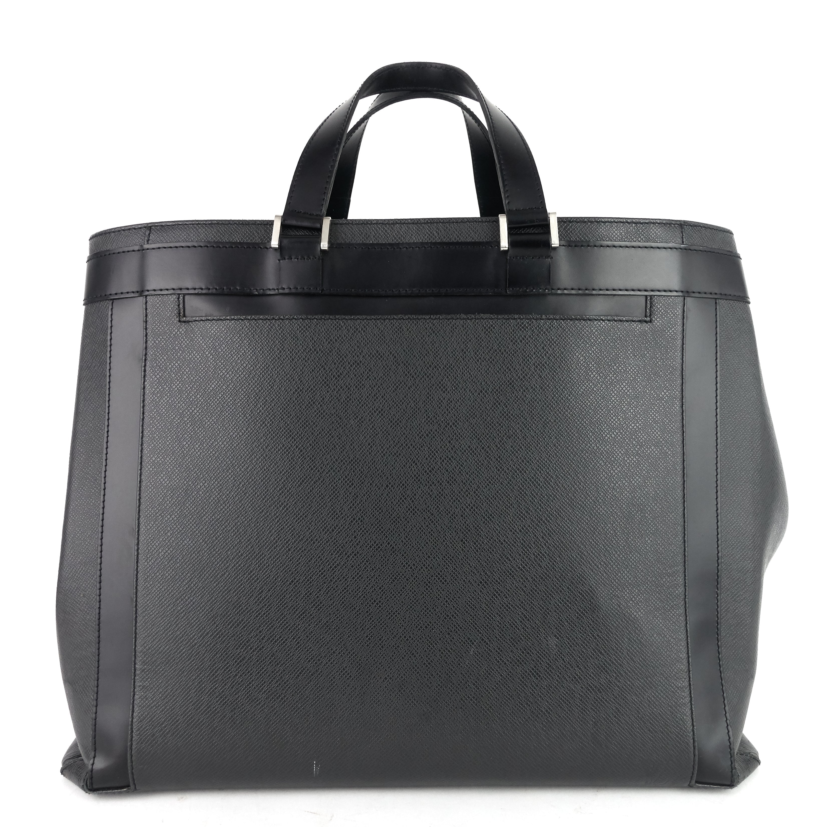 Louis Vuitto Kasbek GM Taiga Leather Bag