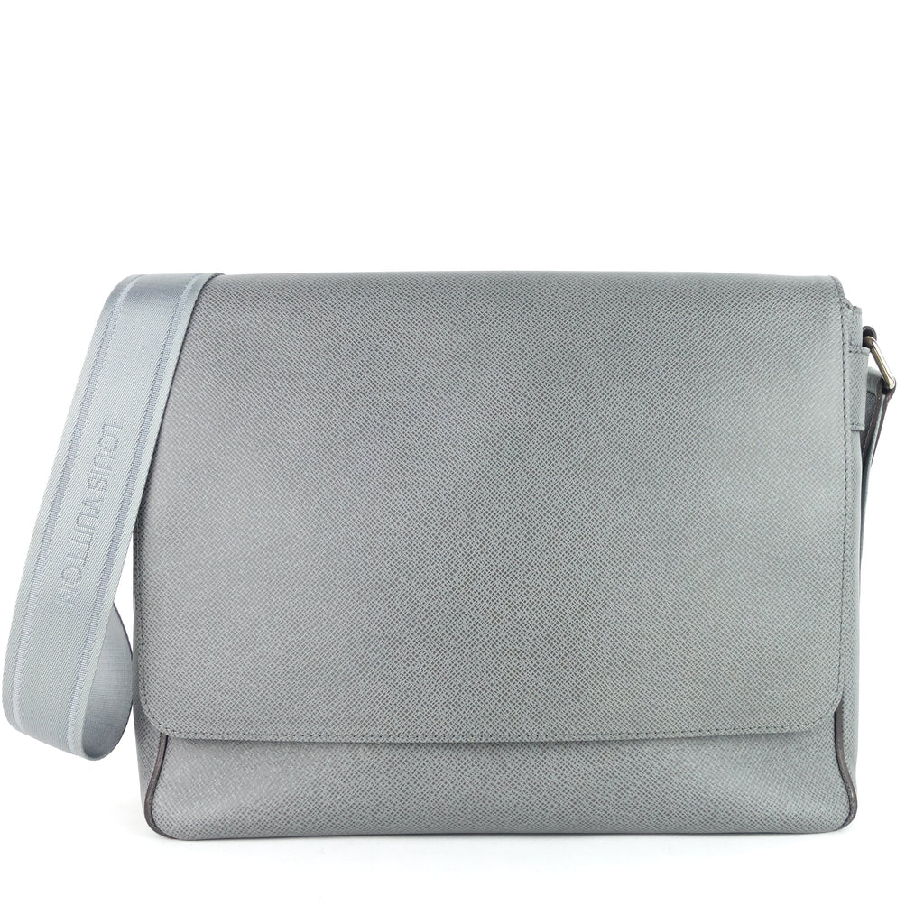 Louis Vuitto Roman MM Taiga Leather Messenger Bag
