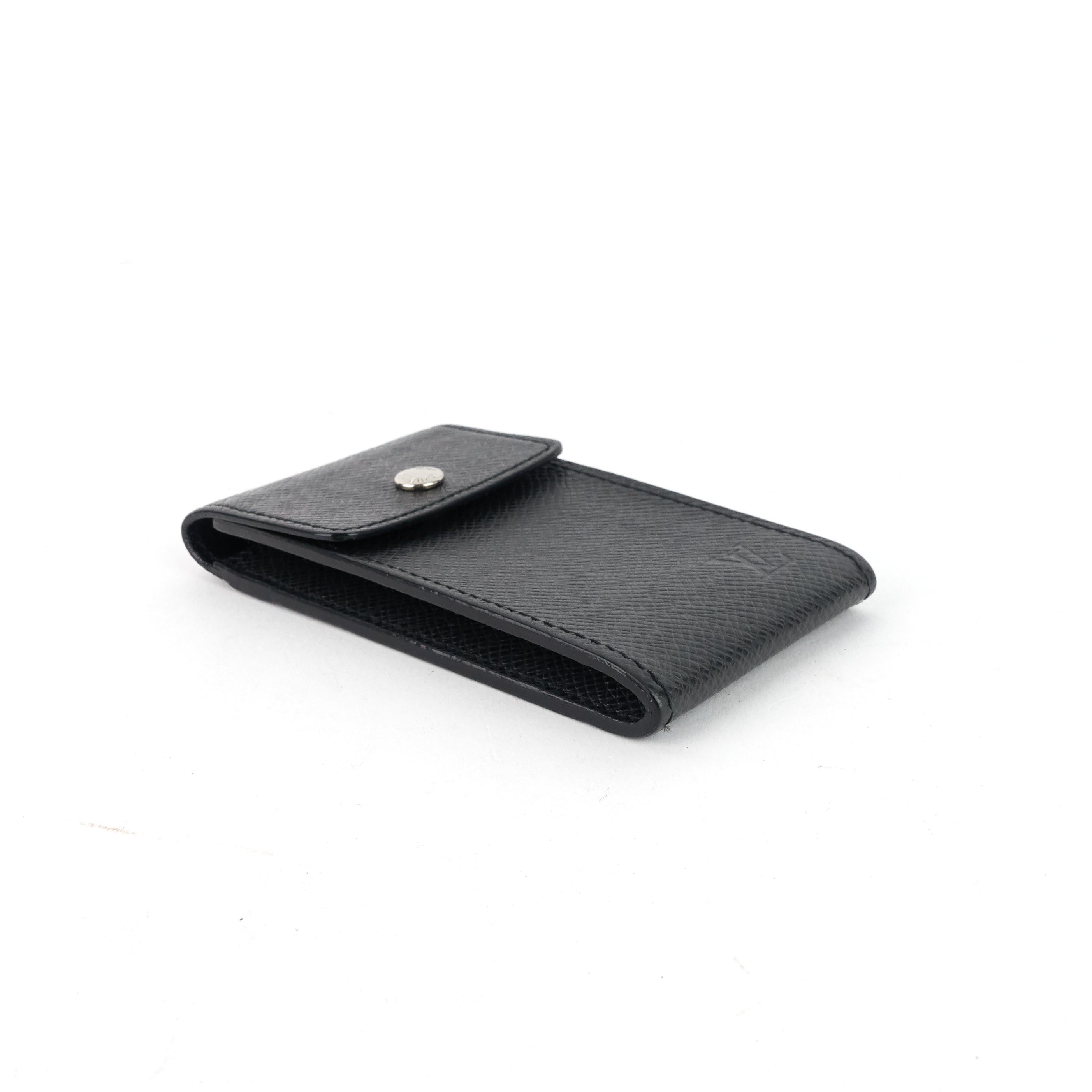 Louis Vuitto Porte Cles Badge Ardoise Taiga Leather Pouch Keychain