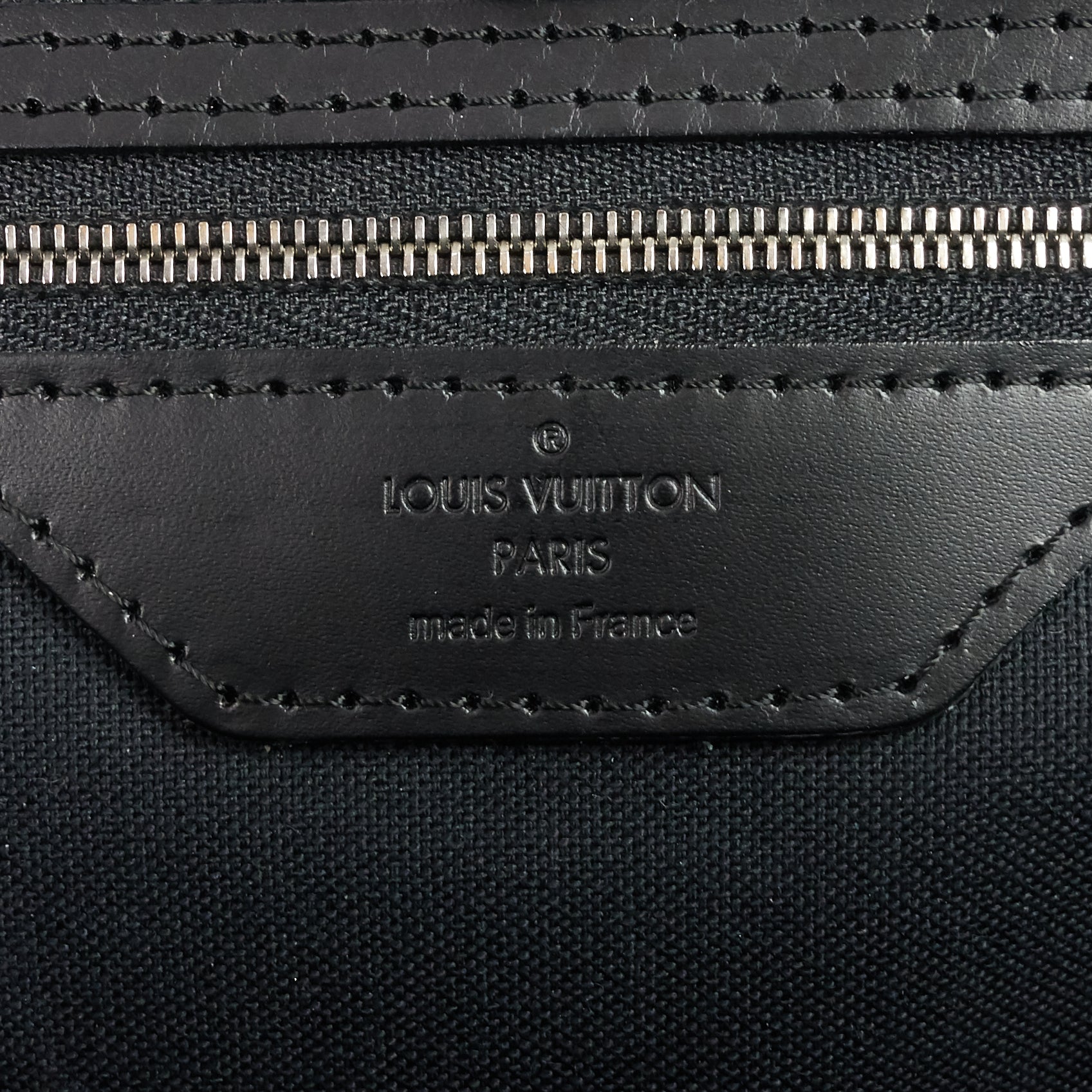 Louis Vuitto Leoh Damier Graphite Canvas Messenger Bag