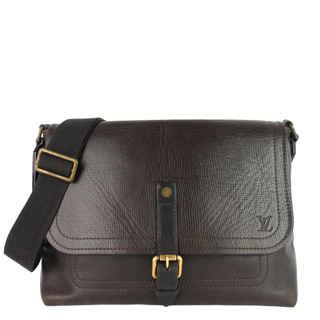 Louis Vuitto Omaha Utah Leather Messenger Bag