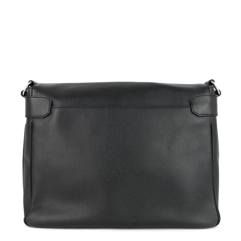 Louis Vuitto Roman MM Taiga Leather Messenger Bag