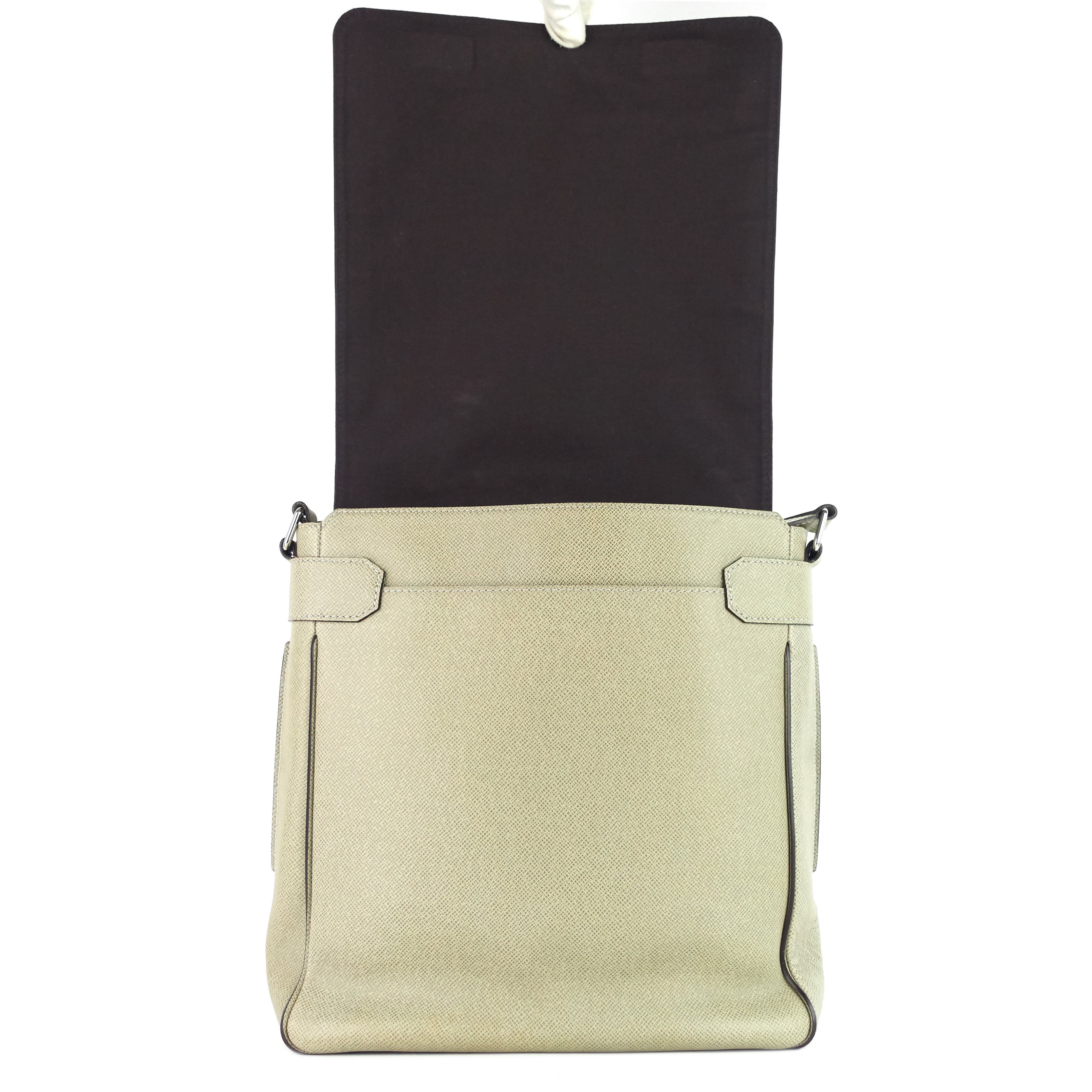 Louis Vuitto Milo Taiga Leather Messenger Bag