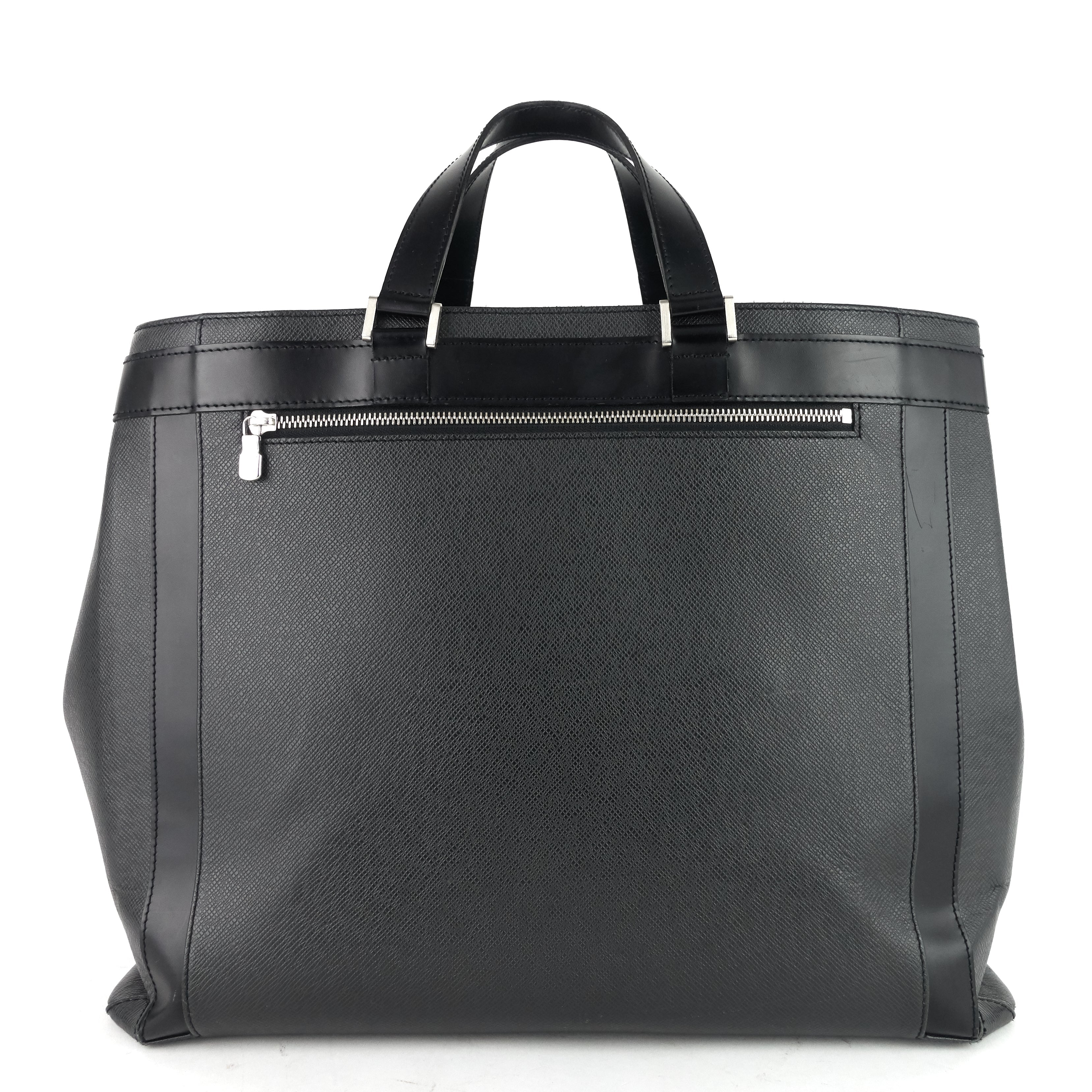 Louis Vuitto Kasbek GM Taiga Leather Bag