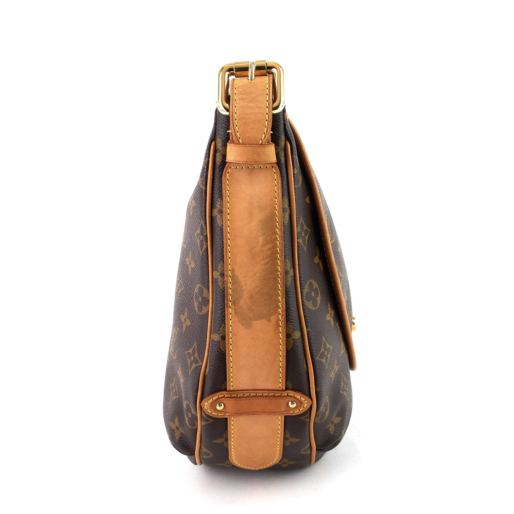 Louis Vuitto Tulum GM Monogram Canvas Hobo Bag