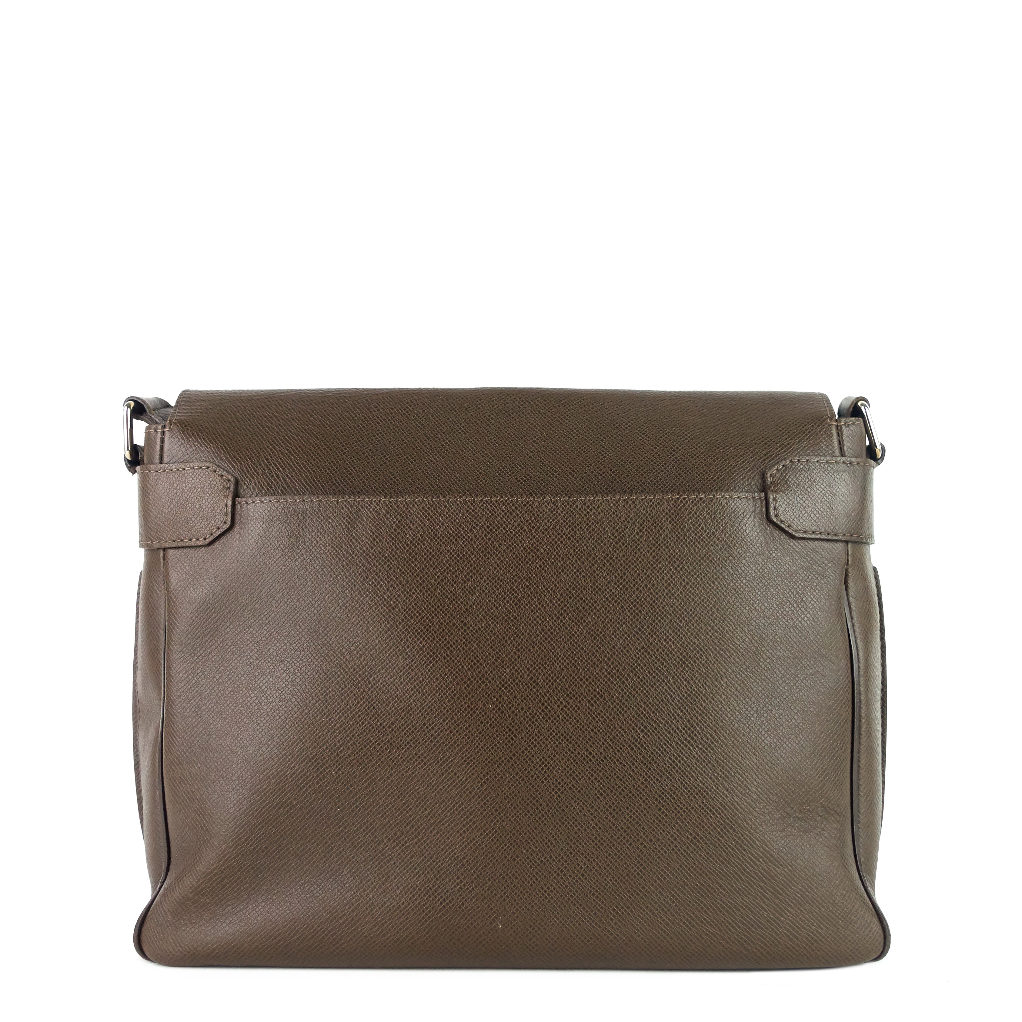 Louis Vuitto Roman MM Taiga Leather Messenger Bag
