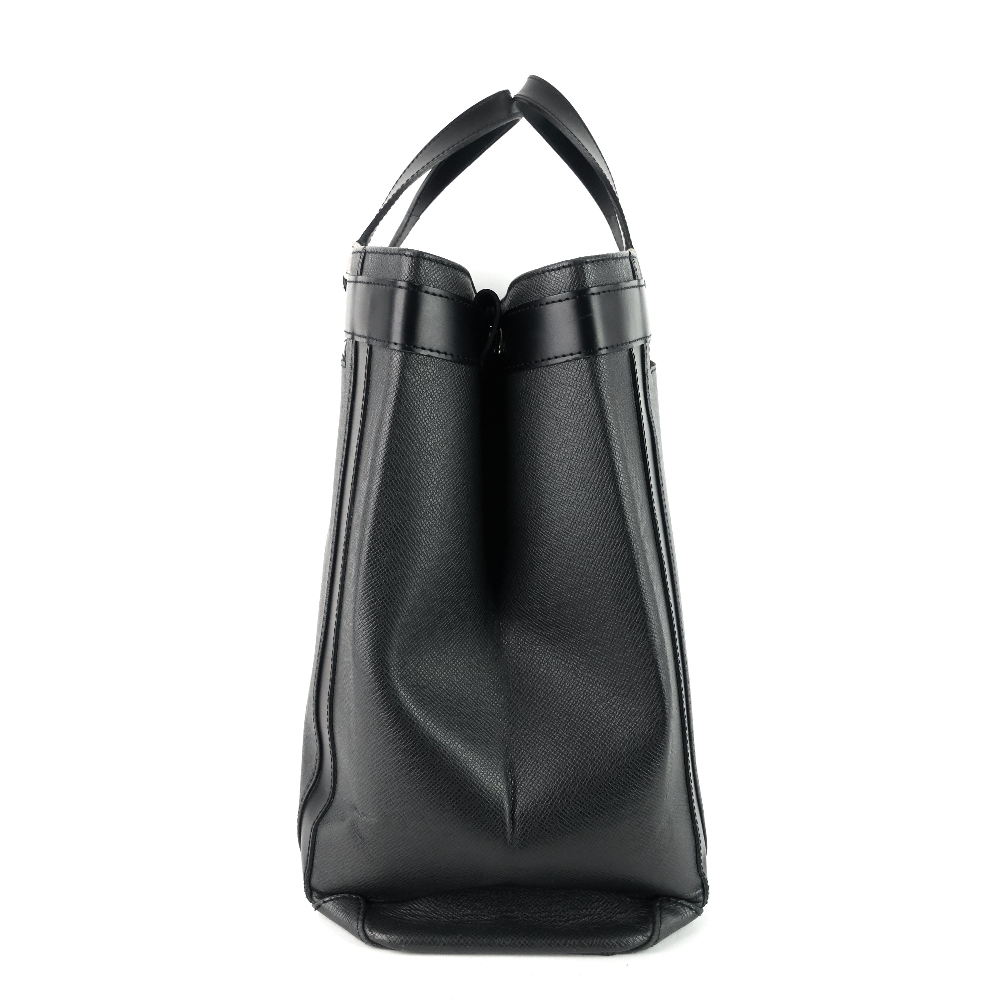 Louis Vuitto Kasbek GM Taiga Leather Bag