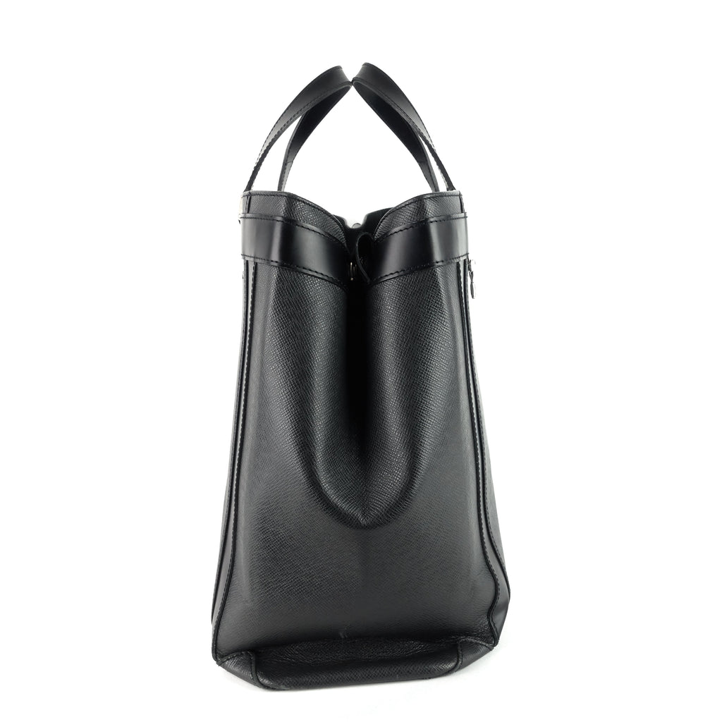Louis Vuitto Kasbek GM Taiga Leather Bag