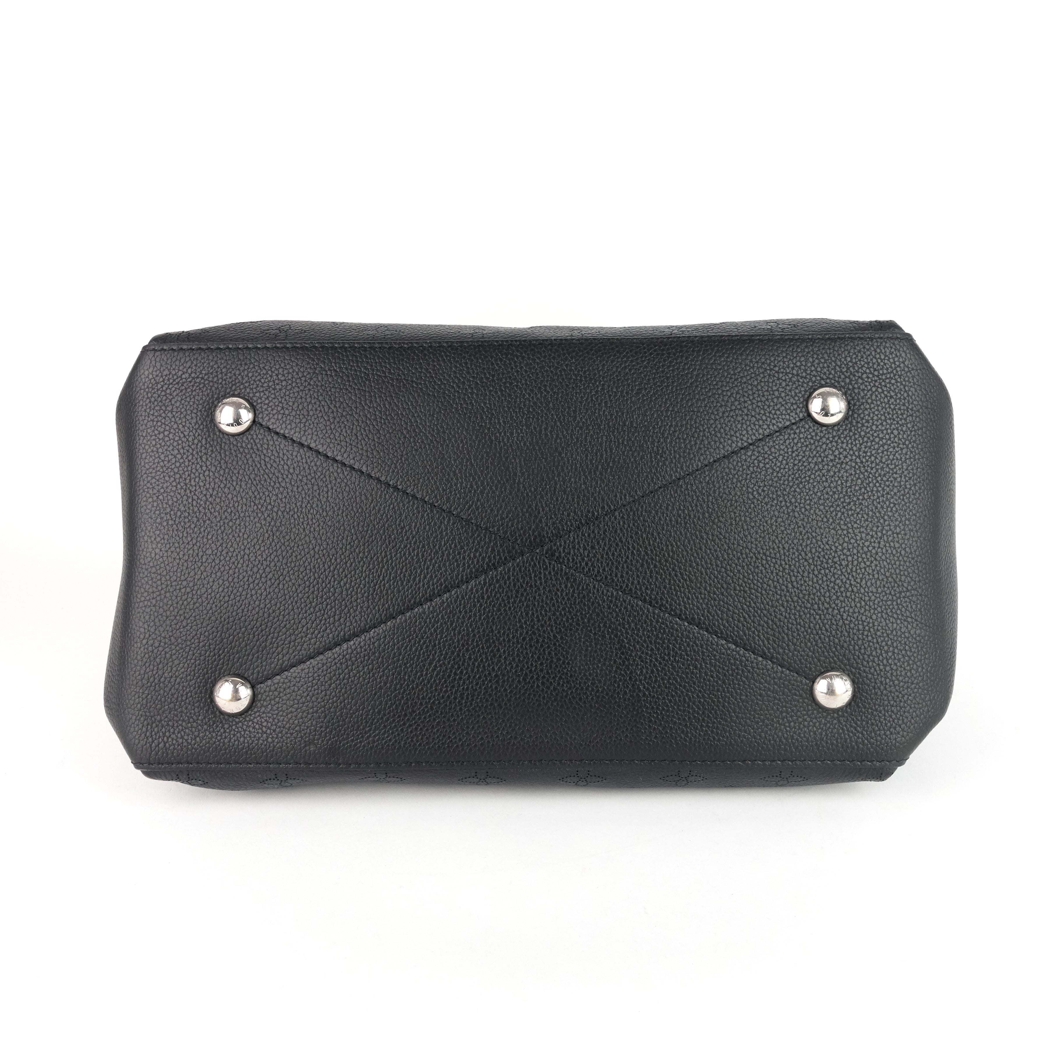 Louis Vuitto Beaubourg MM Mahina Leather Hobo Bag