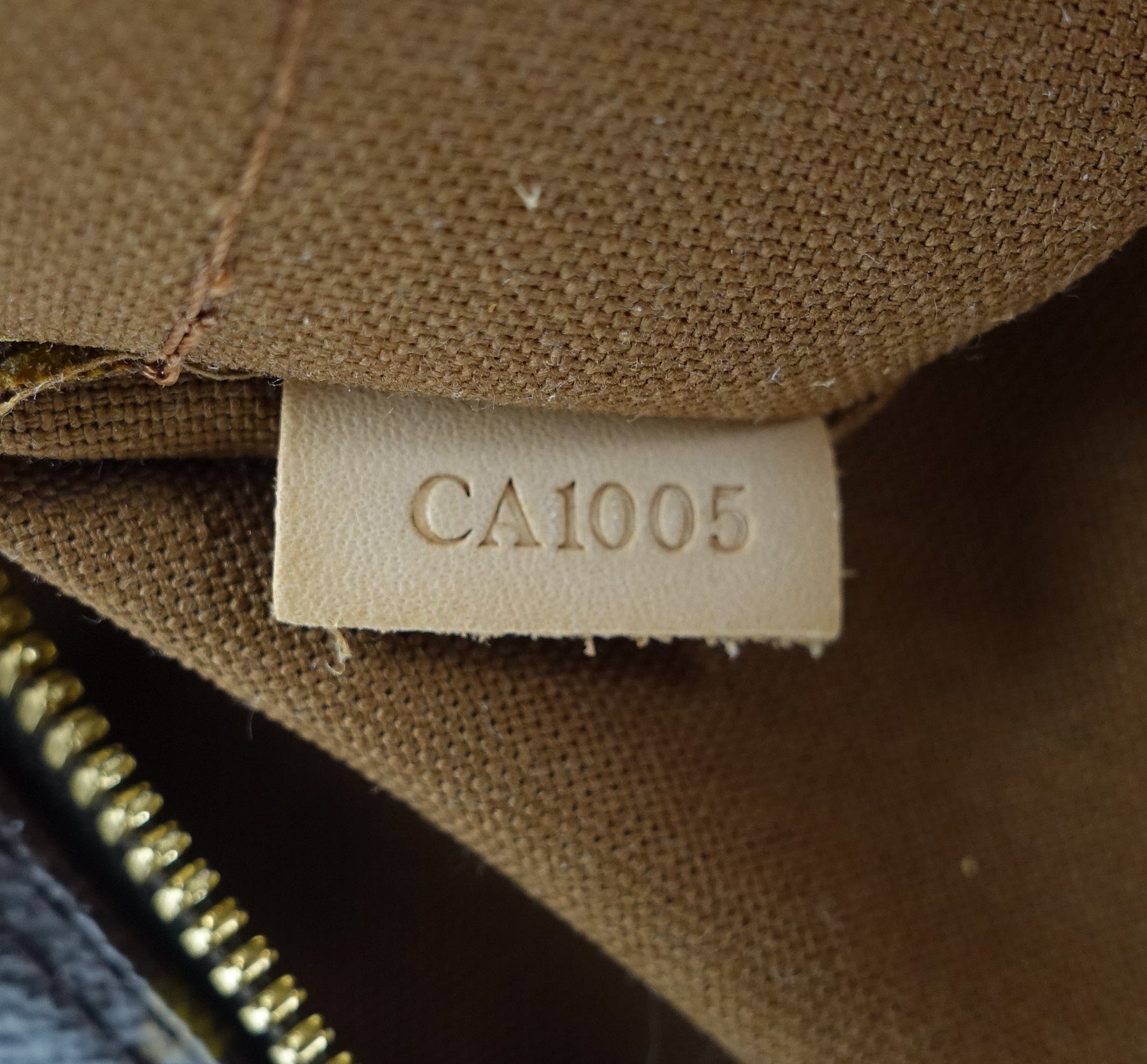 Louis Vuitto Sac Bosphore Monogram Canvas Messenger Bag