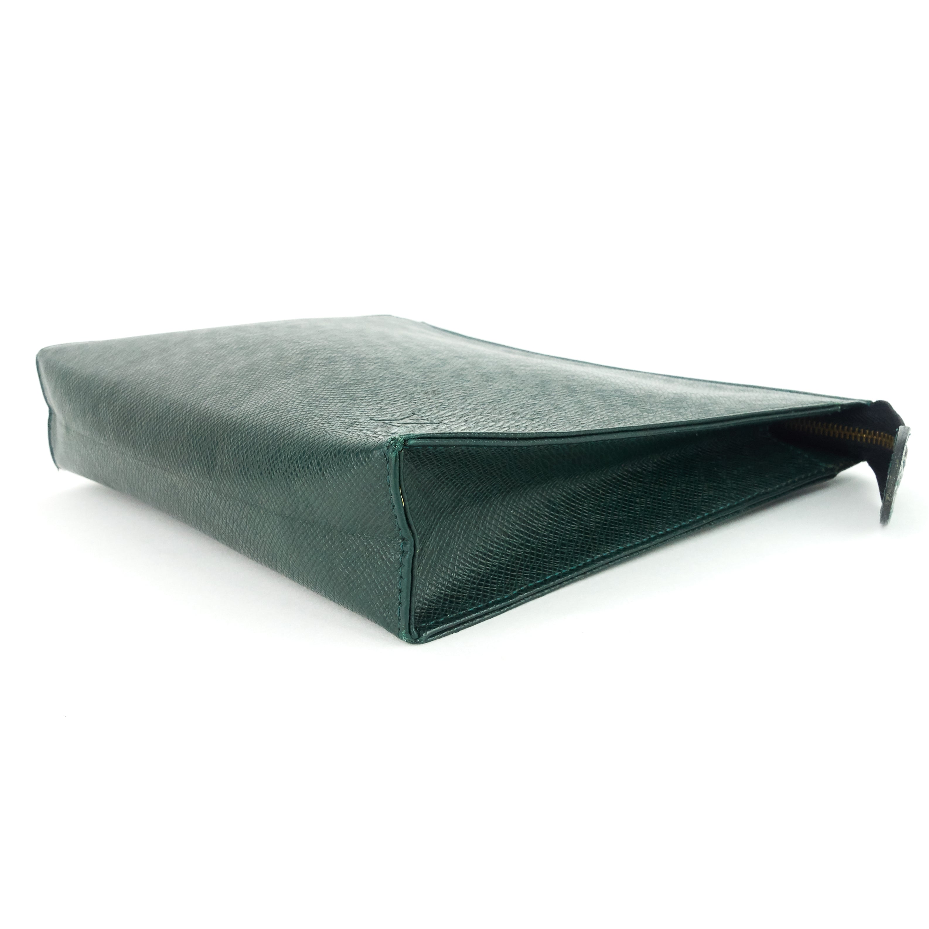 Louis Vuitto Toiletry 26 Epicea Taiga Leather Pouch
