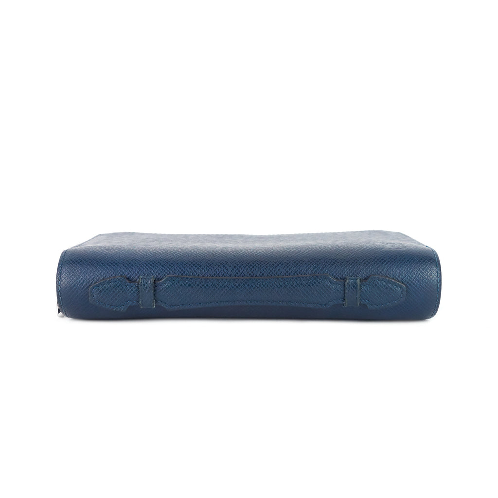 Louis Vuitto Zippy XL Taiga Leather Organizer Wallet