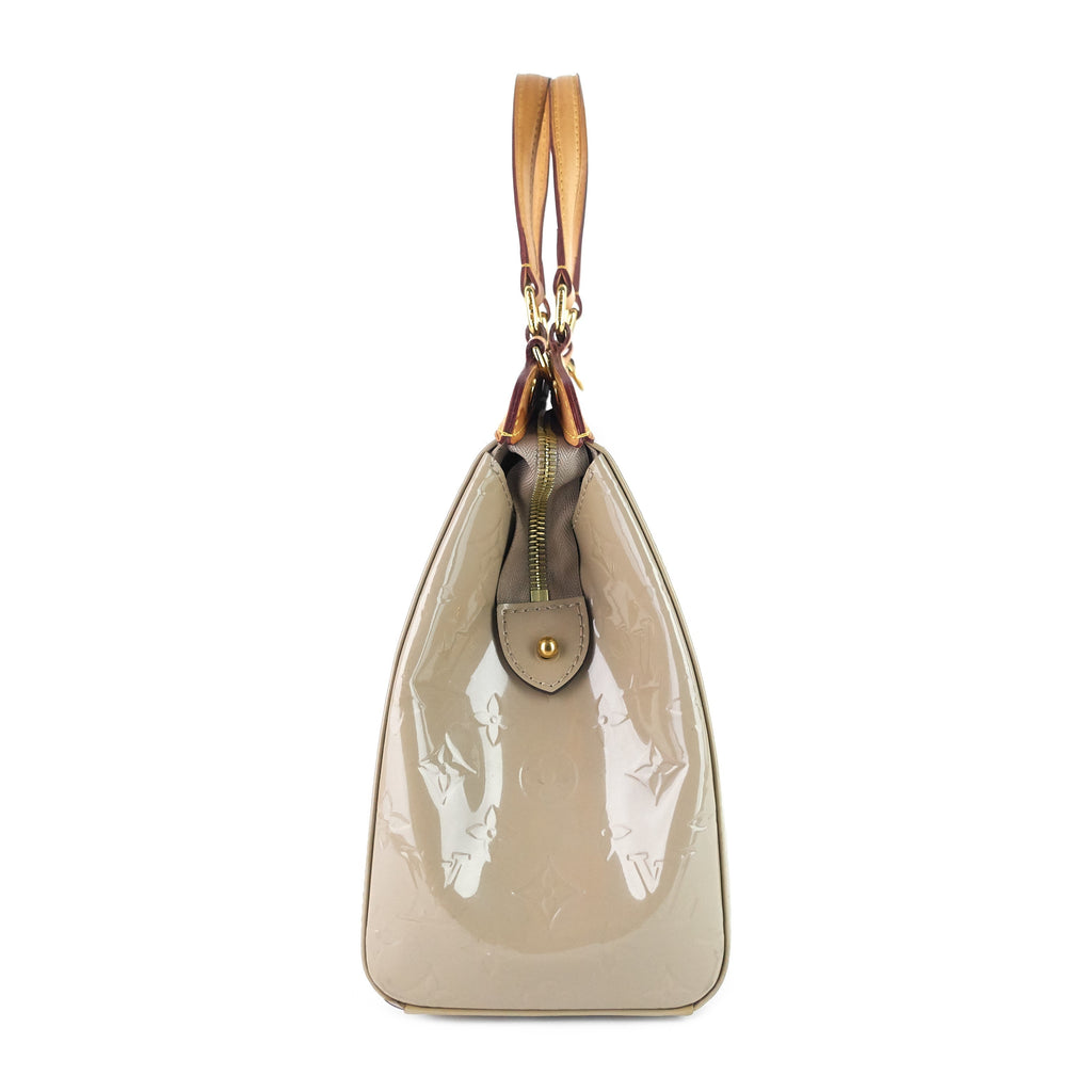 Louis Vuitto Brea MM Beige Poudre Monogram Vernis Leather Bag