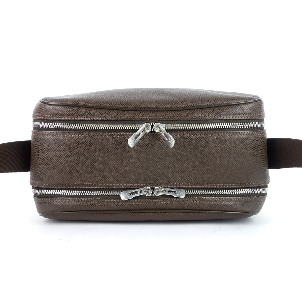 Louis Vuitto Reporter PM Taiga Leather Bag