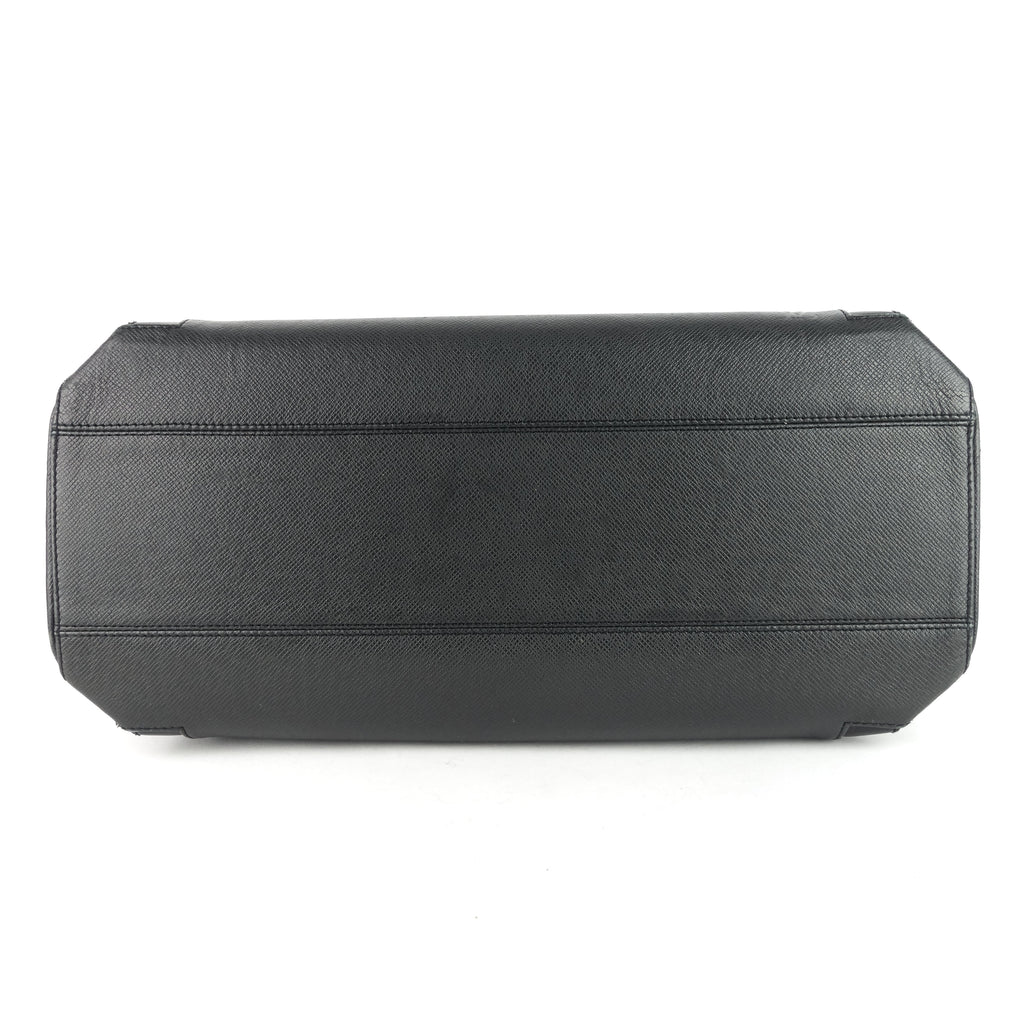 Louis Vuitto Kasbek GM Taiga Leather Bag