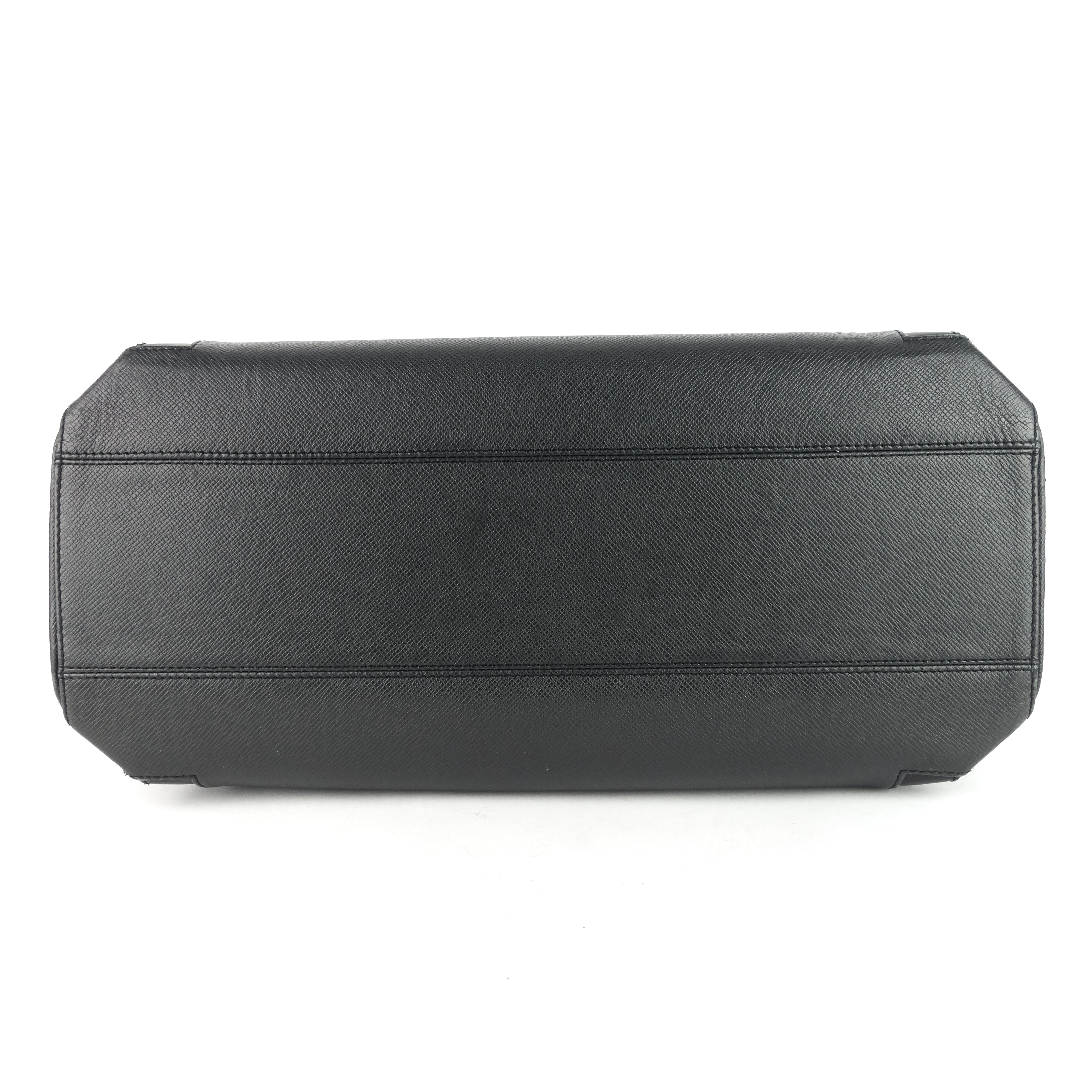 Louis Vuitto Kasbek GM Taiga Leather Bag