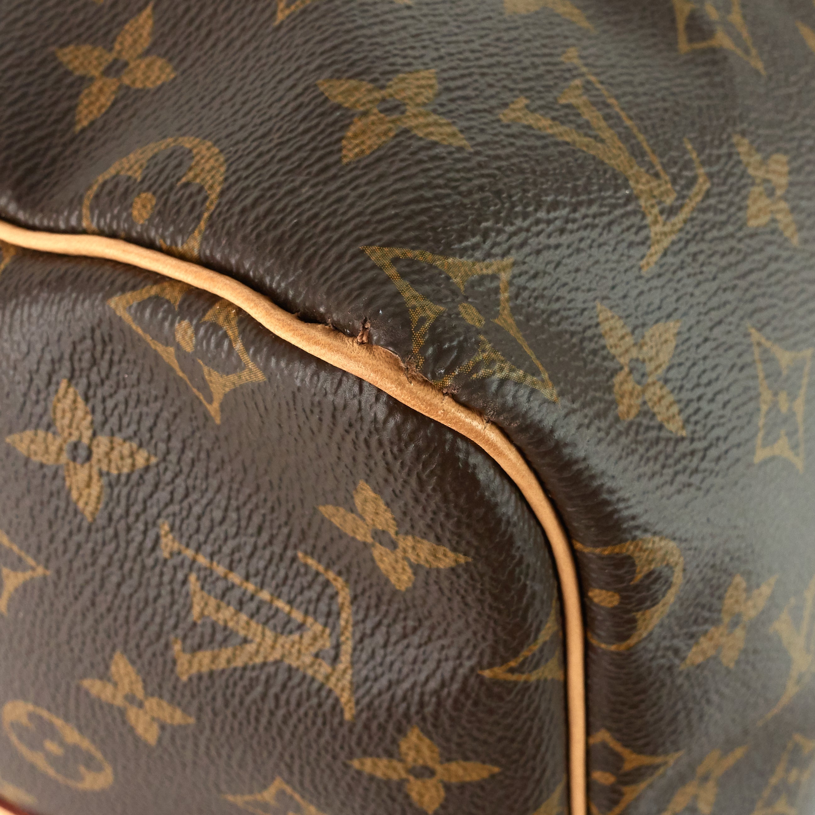 Louis Vuitto Keepall 55 BandouliÃ¨re Monogram Canvas Bag