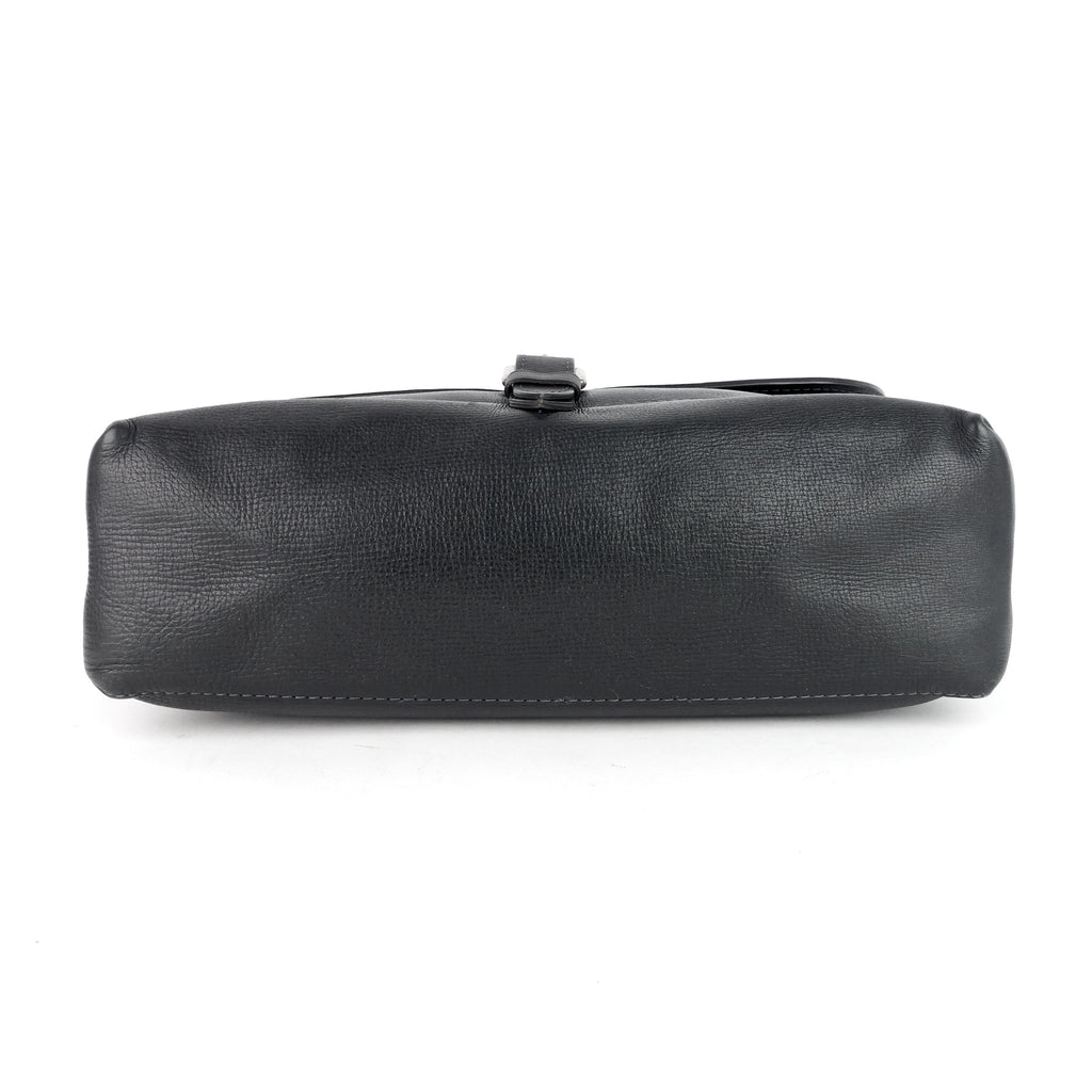 Louis Vuitto Omaha Utah Leather Messenger Bag