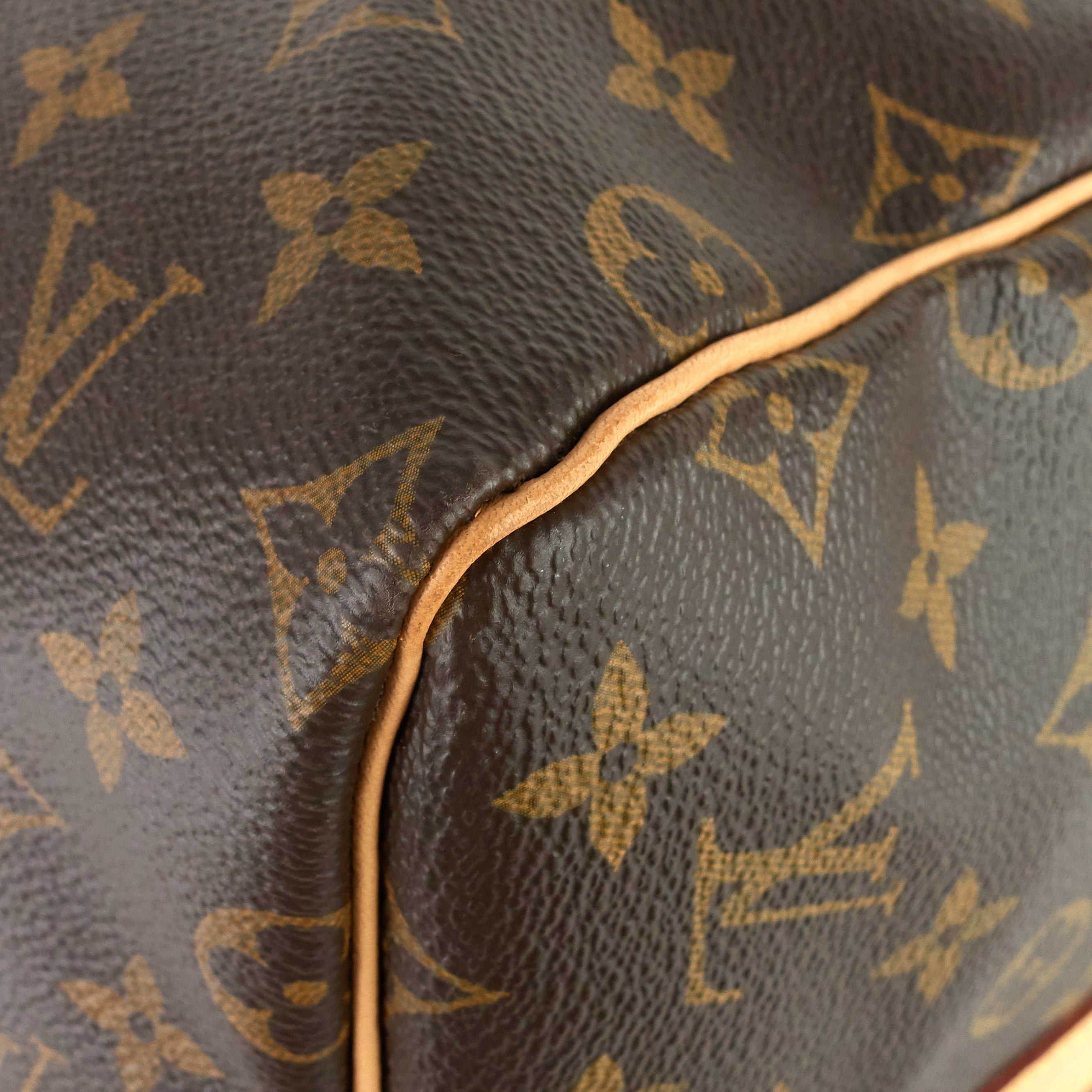 Louis Vuitto Keepall 55 BandouliÃ¨re Monogram Canvas Bag
