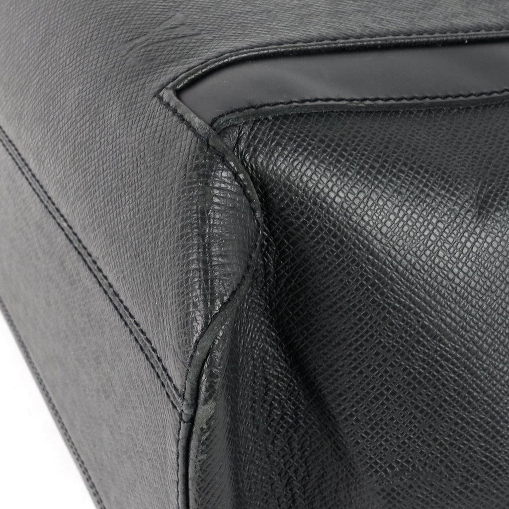 Louis Vuitto Kasbek GM Taiga Leather Bag