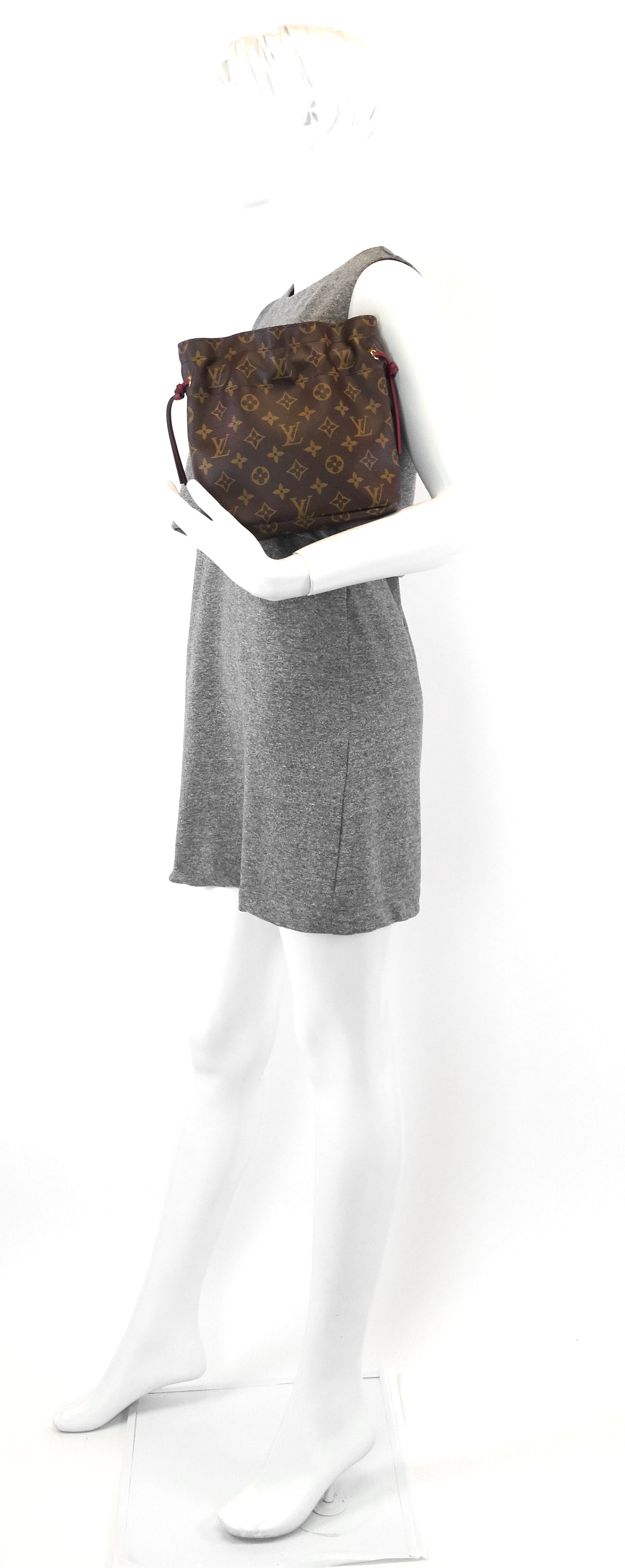 Louis Vuitto NoÃ© Pouch Monogram Canvas Bag