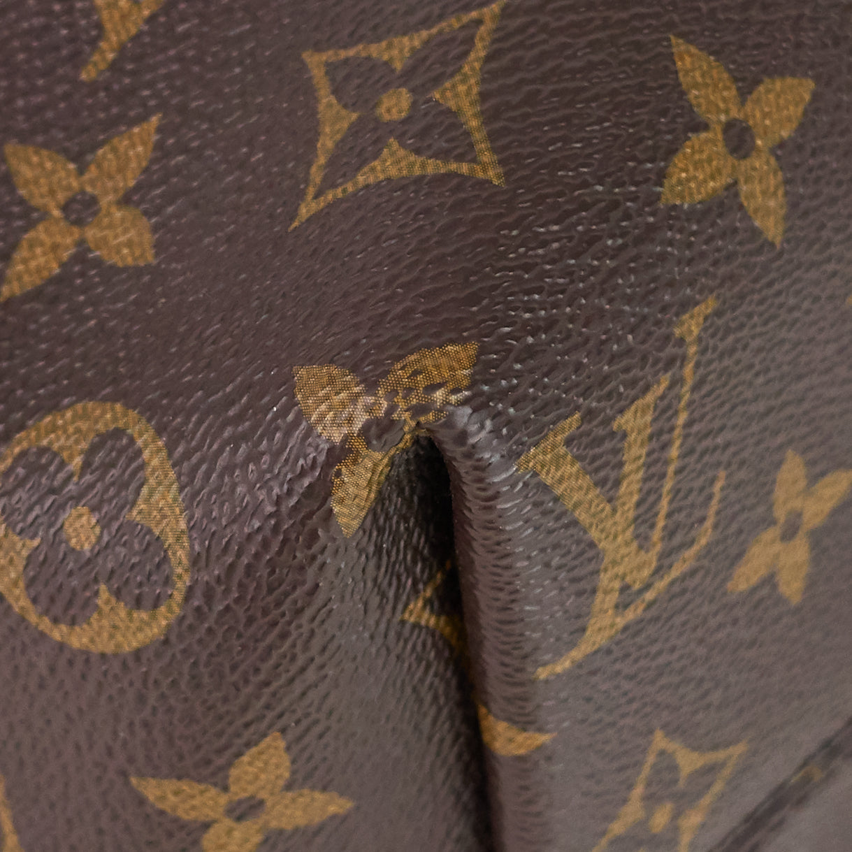 Louis Vuitto Turenne MM Monogram Canvas Bag