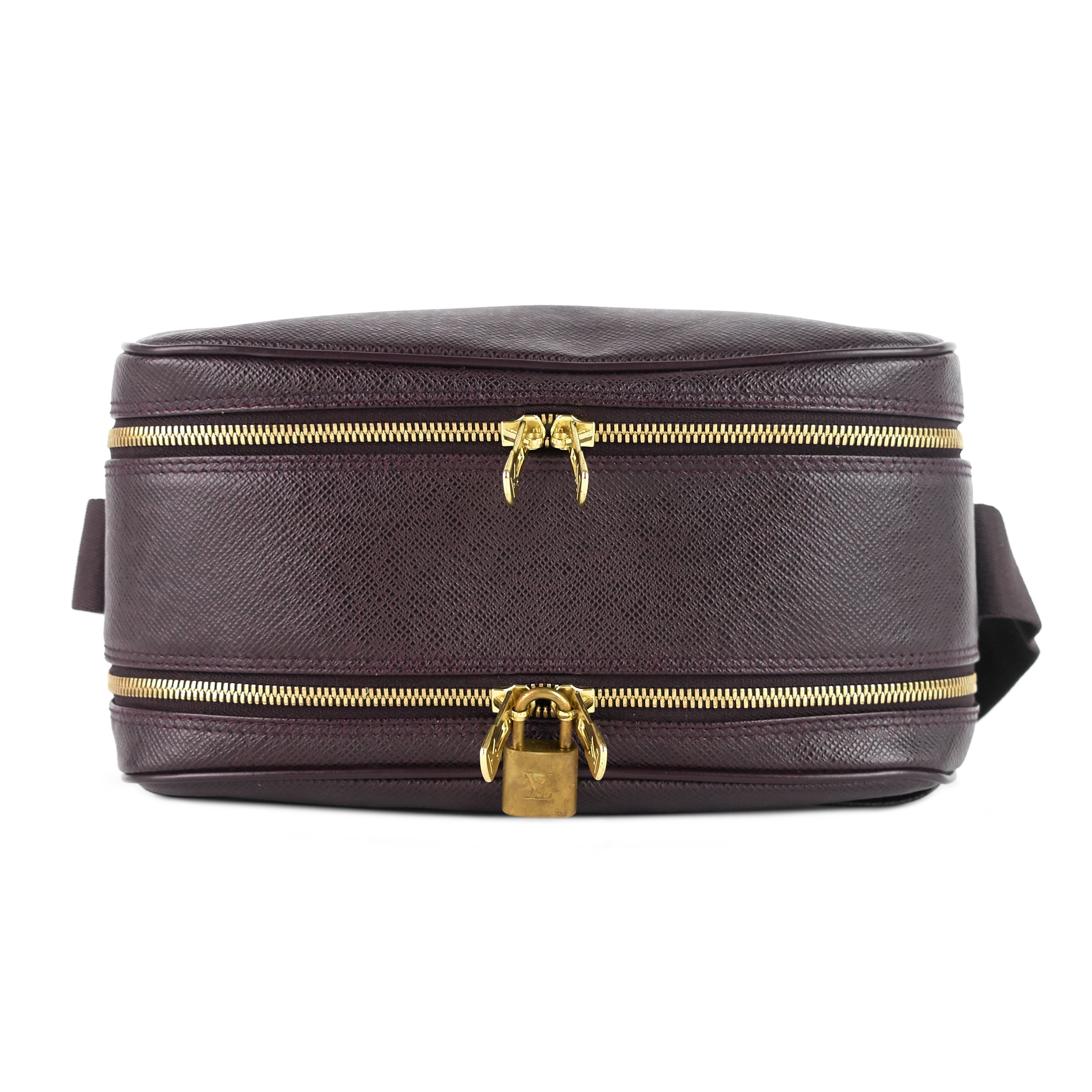 Louis Vuitto Reporter PM Taiga Leather Messenger Bag