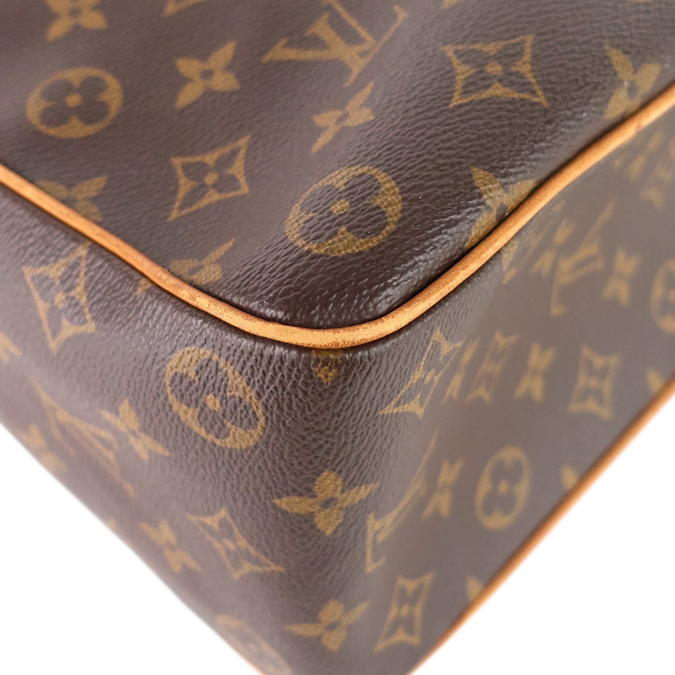 Louis Vuitto Multipli Cite GM Monogram Canvas Bag