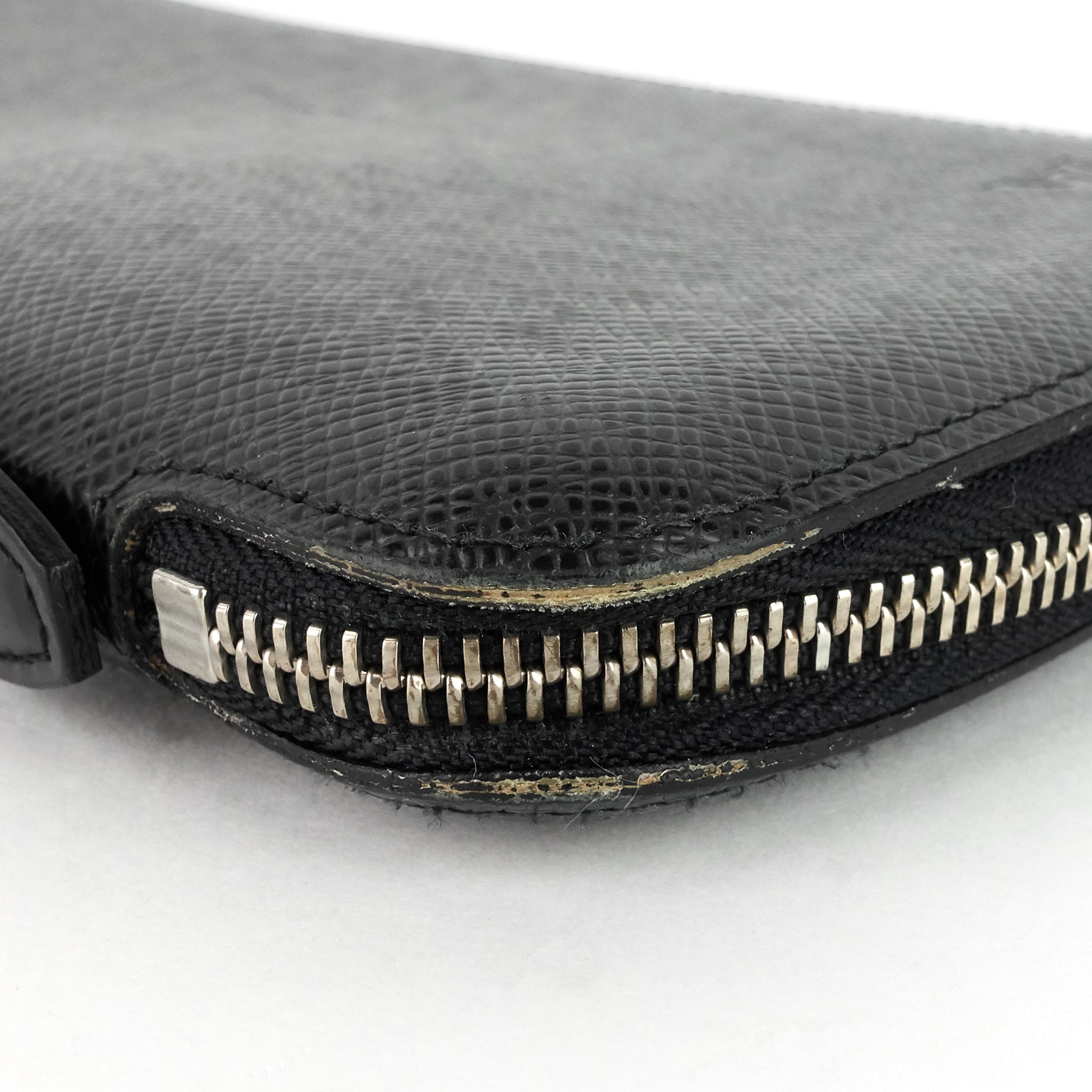 Louis Vuitto Atoll Taiga Leather Travel Organizer Bag