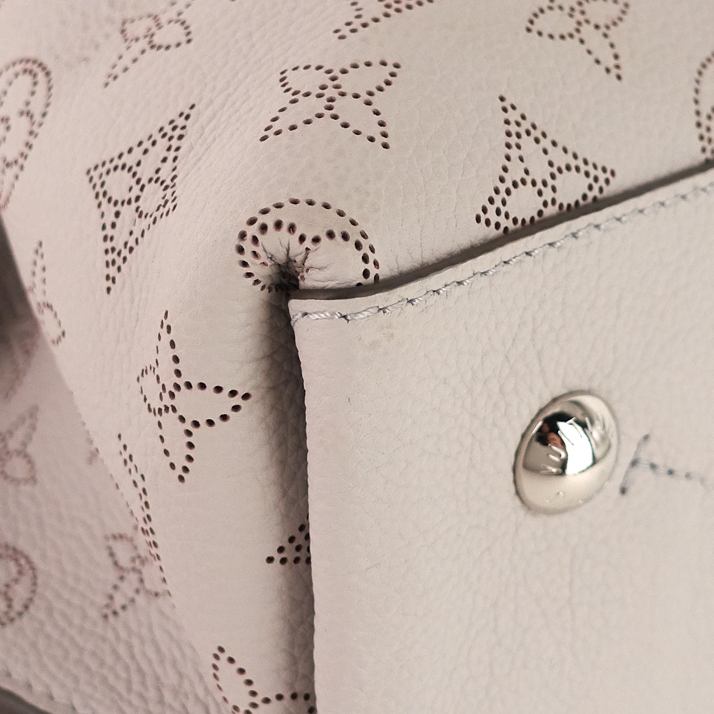 Louis Vuitto Muria Mahina Leather Hobo Bag