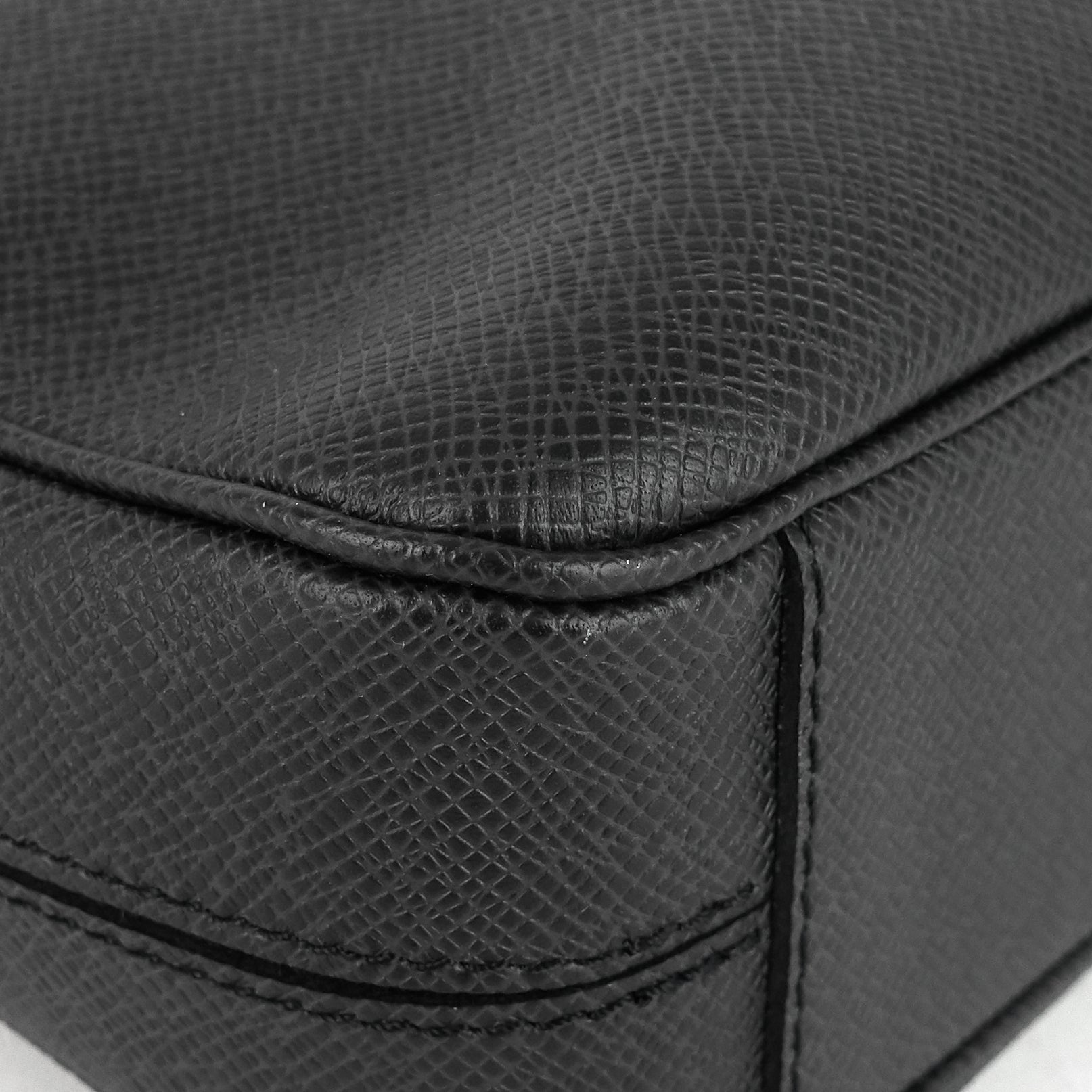 Louis Vuitto Porte-Documents Voyage PM Taiga Leather Briefcase Bag