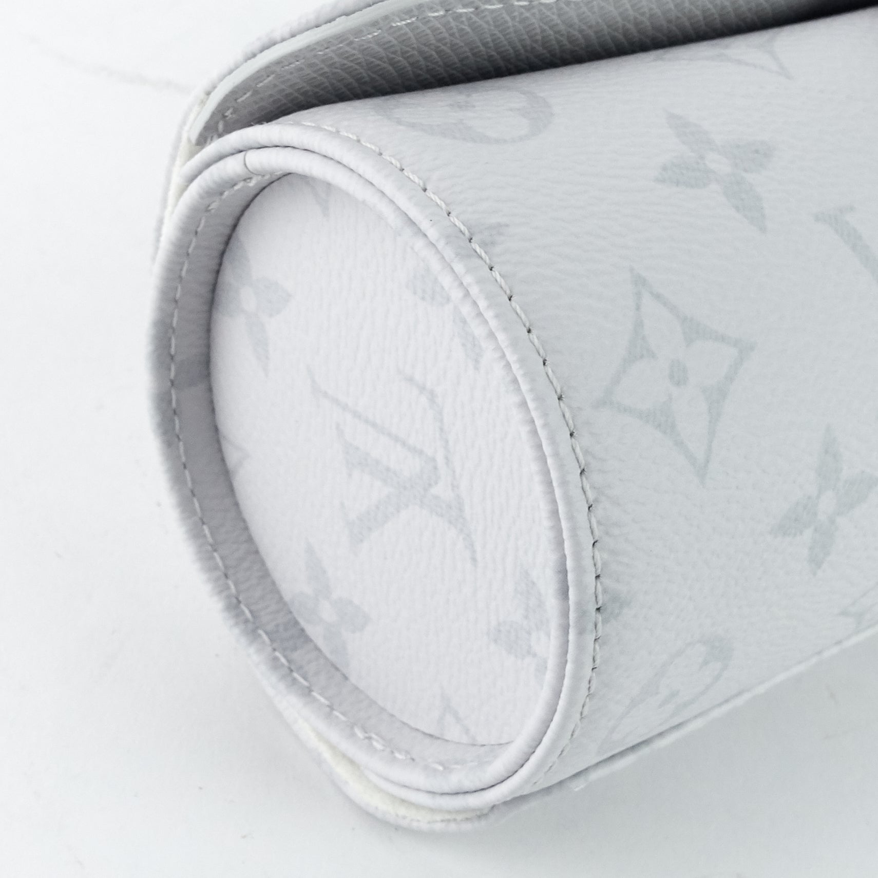 Louis Vuitto 3 Watch Case Monogram Antarctica Canvas Bag