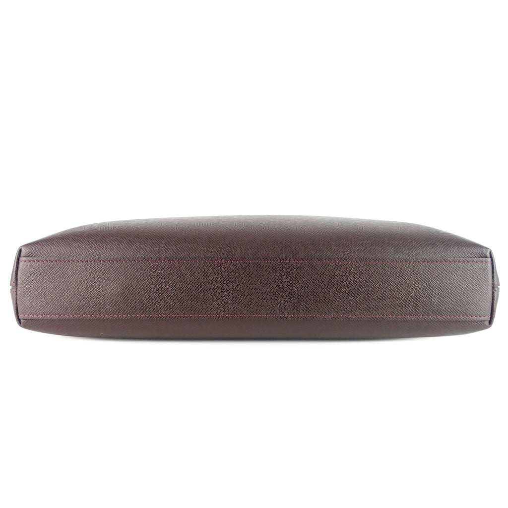 Louis Vuitto Anton Taiga Leather Soft Briefcase Bag