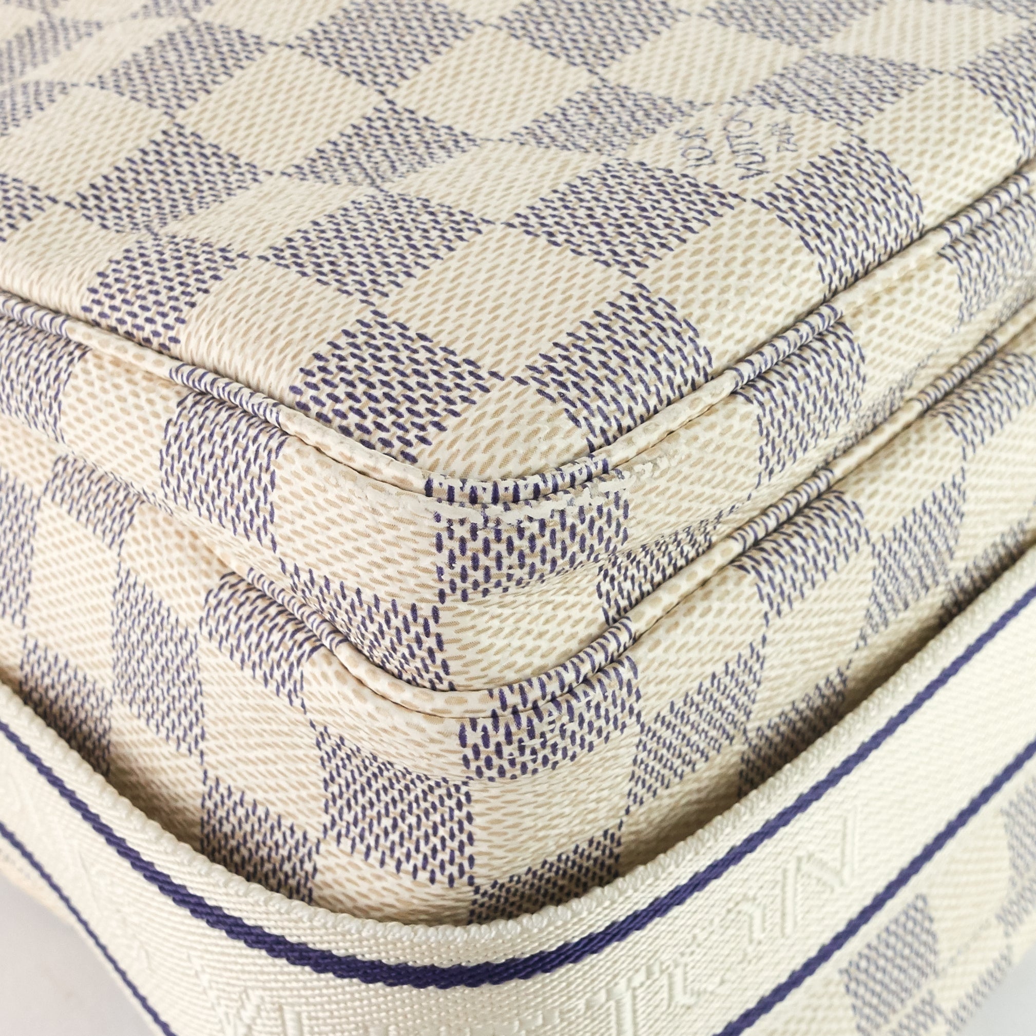 Louis Vuitto Naviglio Damier Azur Canvas Messenger Bag