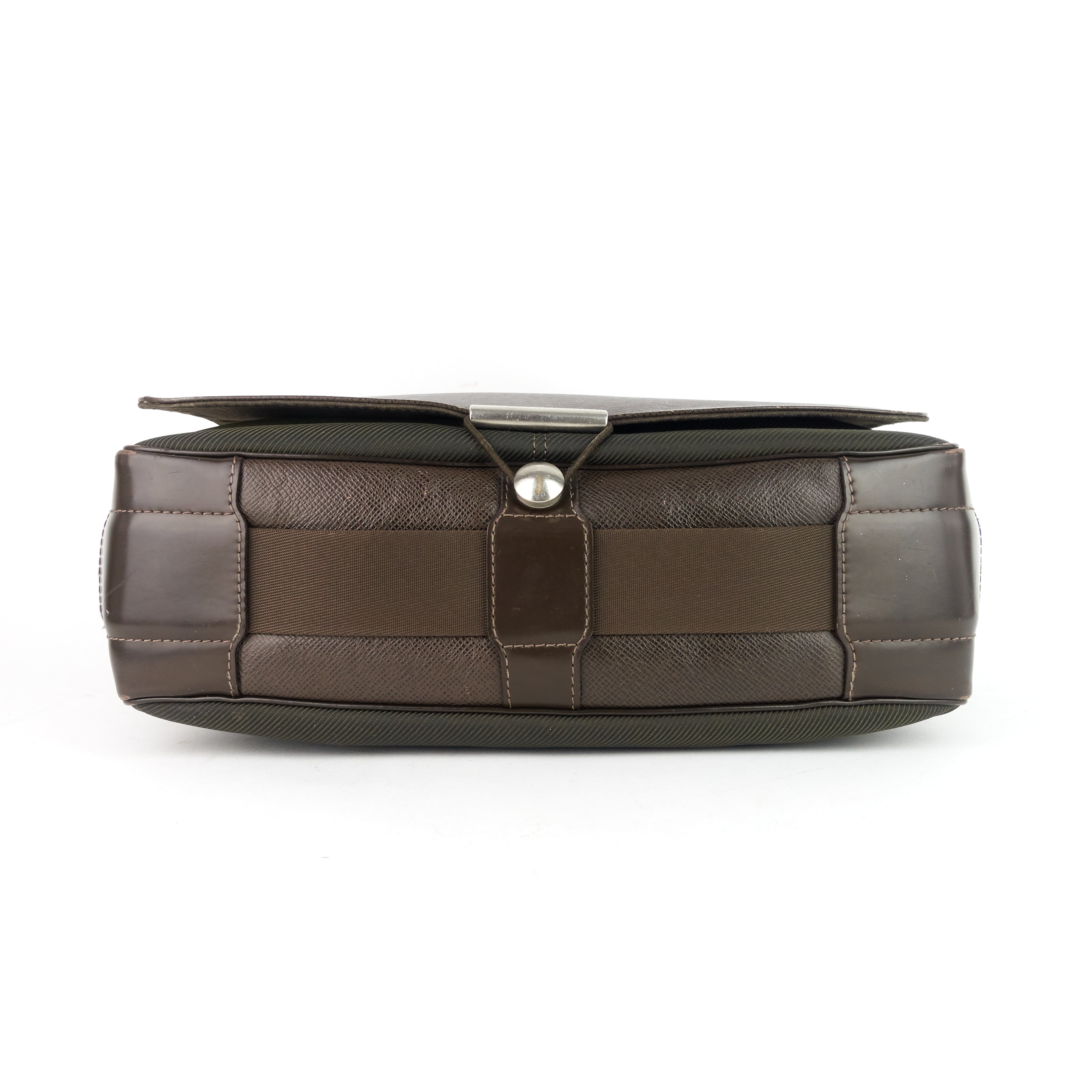 Louis Vuitto Viktor Taiga Leather Messenger Bag