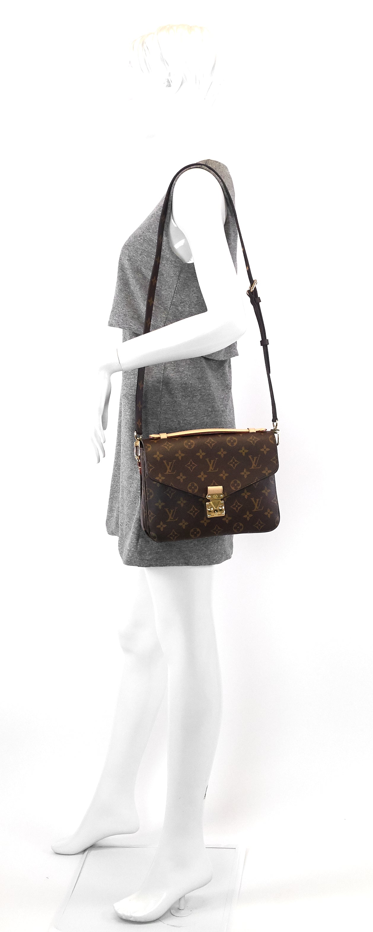 Louis Vuitto Pochette Metis Monogram Canvas Bag