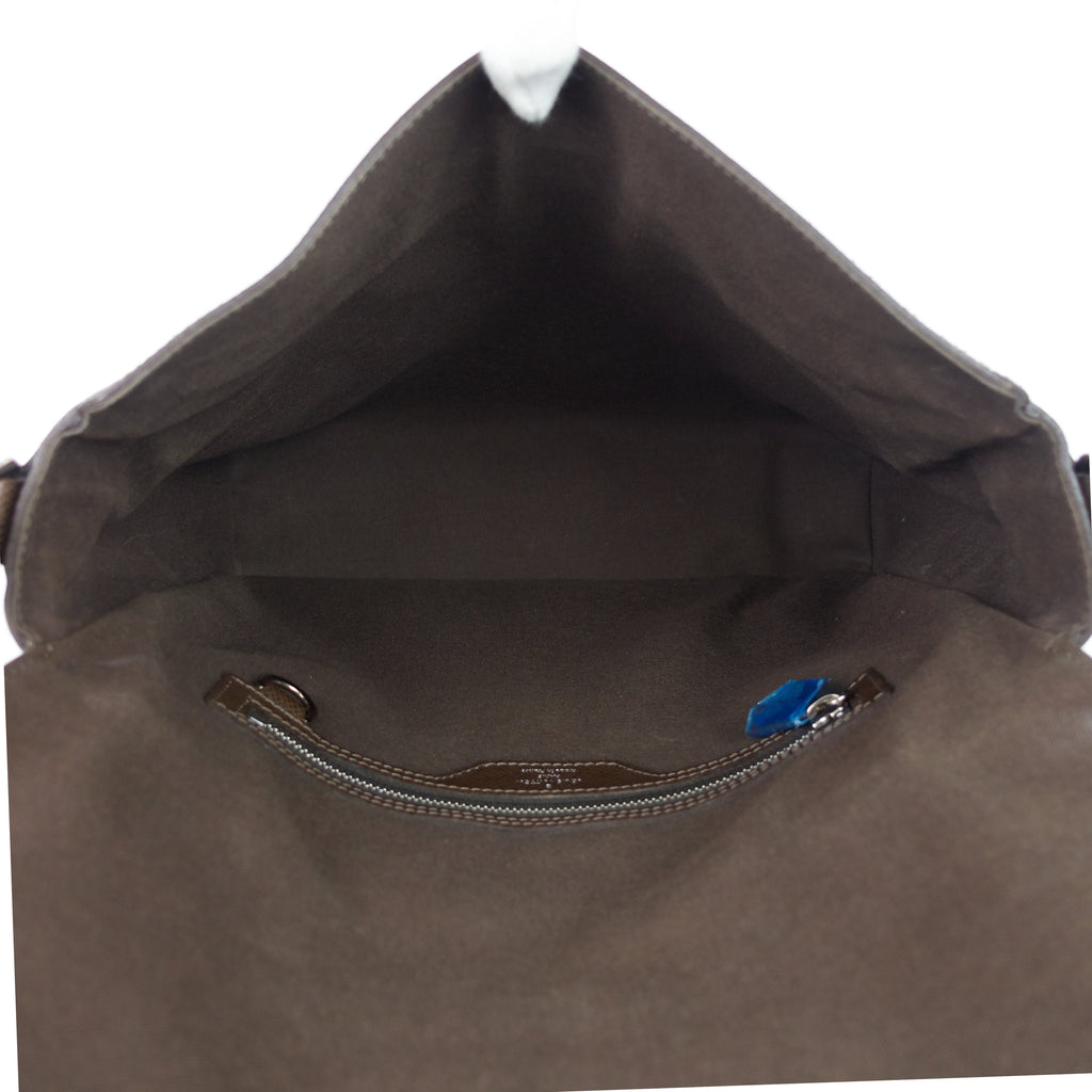 Louis Vuitto Roman MM Taiga Leather Messenger Bag