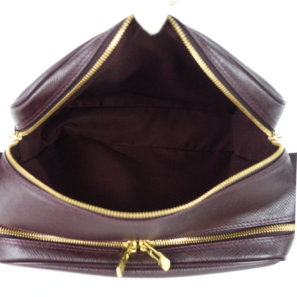 Louis Vuitto Reporter PM Taiga Leather Messenger Bag