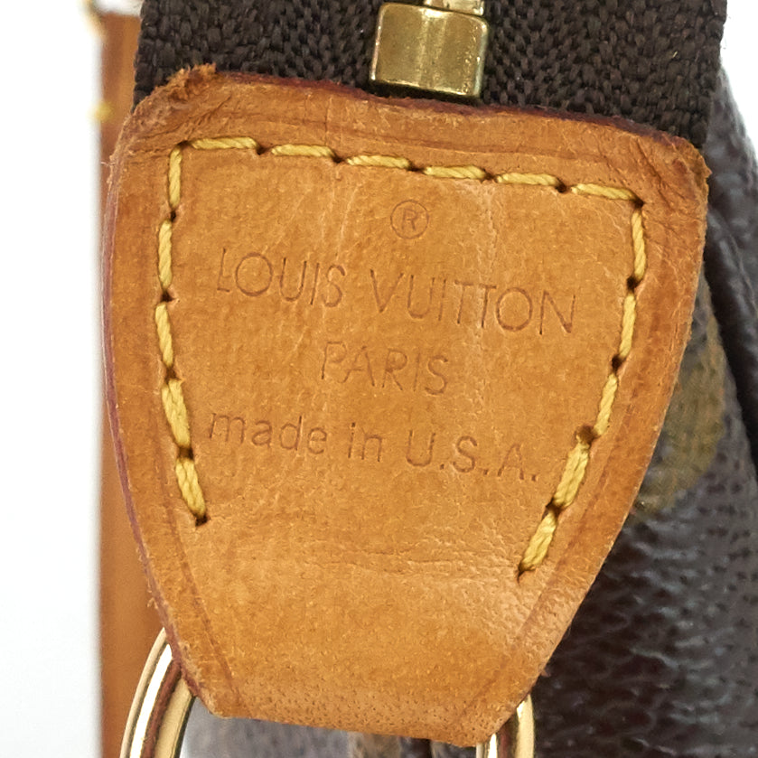Louis Vuitto Pochette Accessoires Monogram Canvas Bag