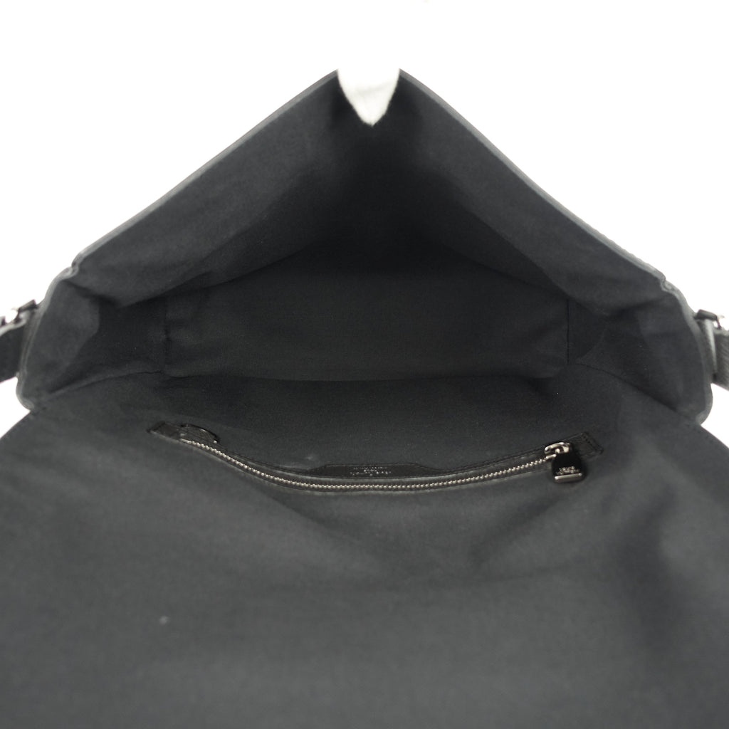 Louis Vuitto Roman MM Taiga Leather Messenger Bag
