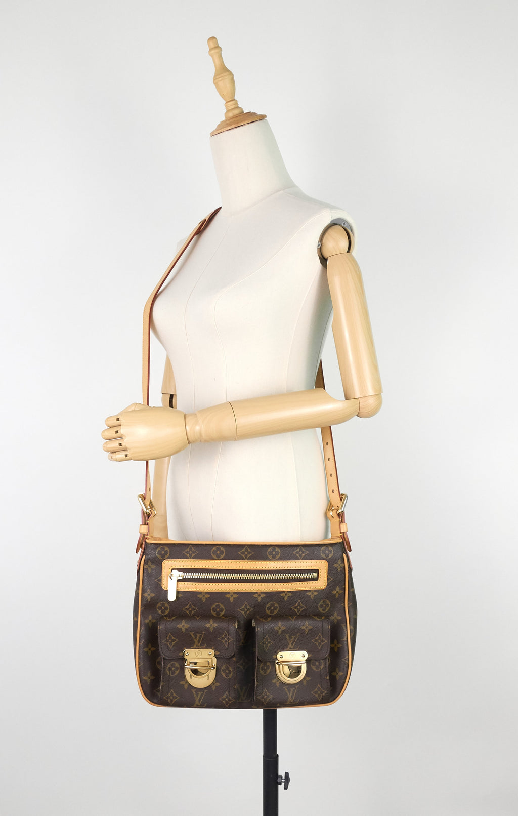 Louis Vuitto Hudson GM Monogram Canvas Bag