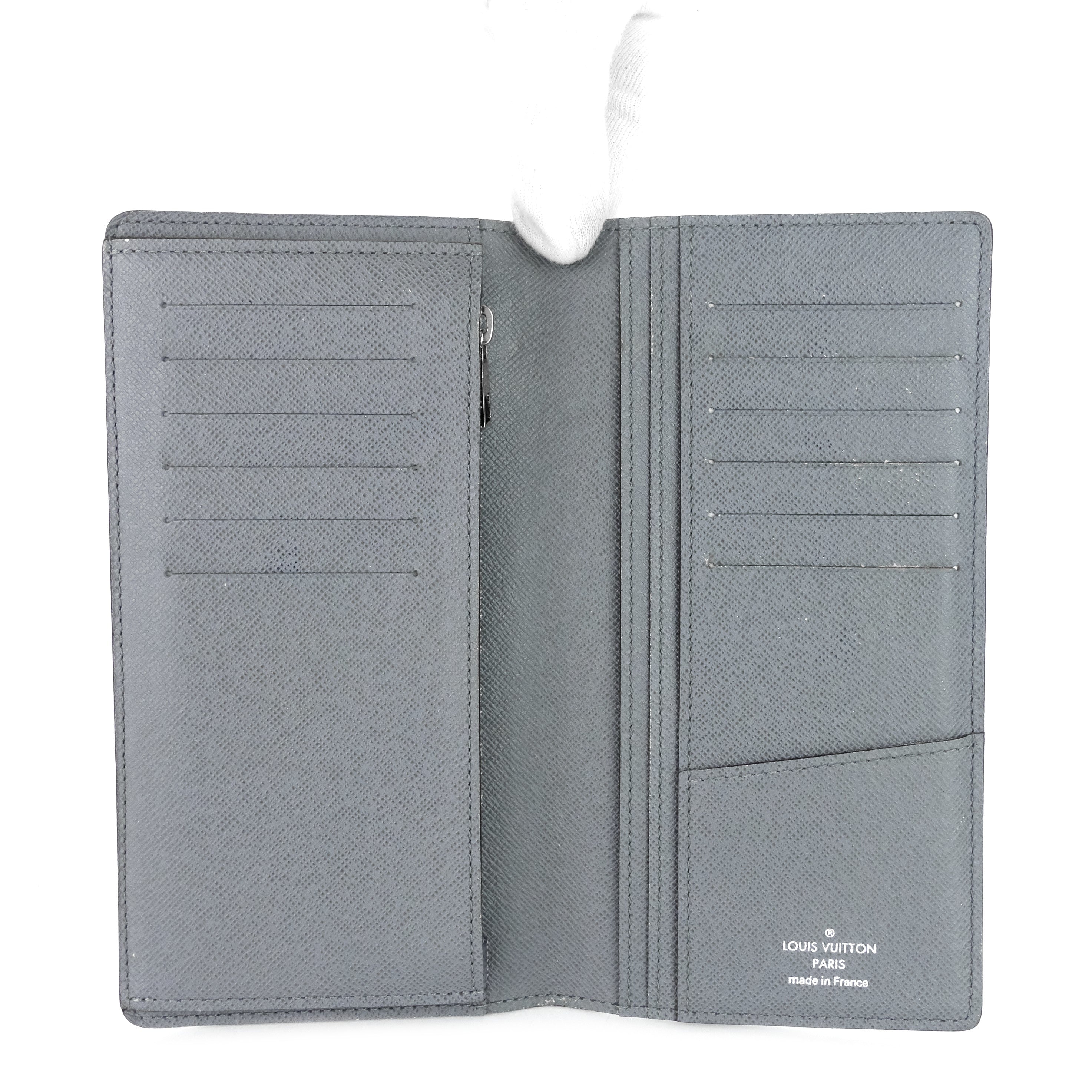 Louis Vuitto Brazza Taiga Leather Wallet