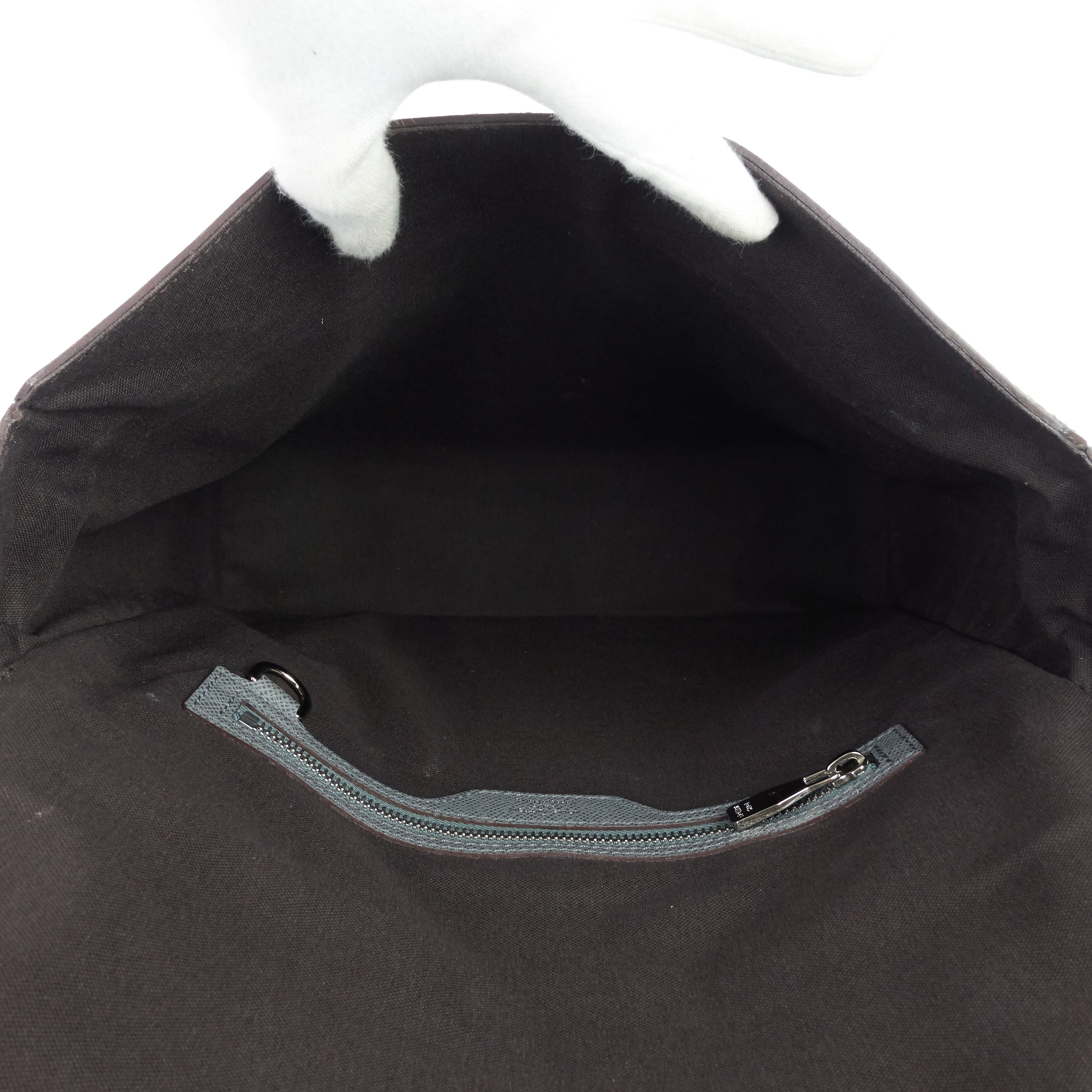 Louis Vuitto Roman MM Taiga Leather Messenger Bag