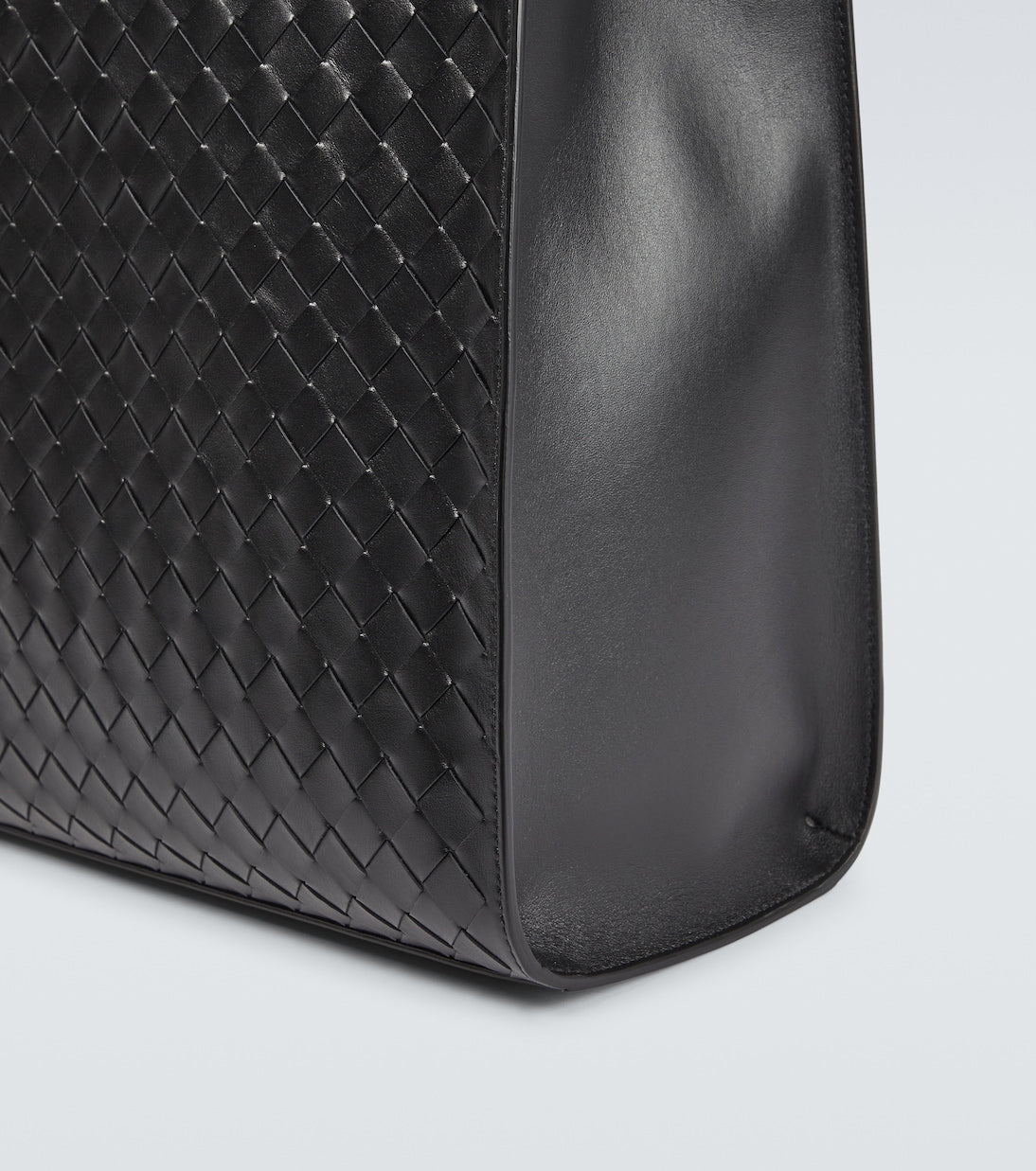 Bottega Veneta Women Cargo Intrecciato Leather Tote Bag