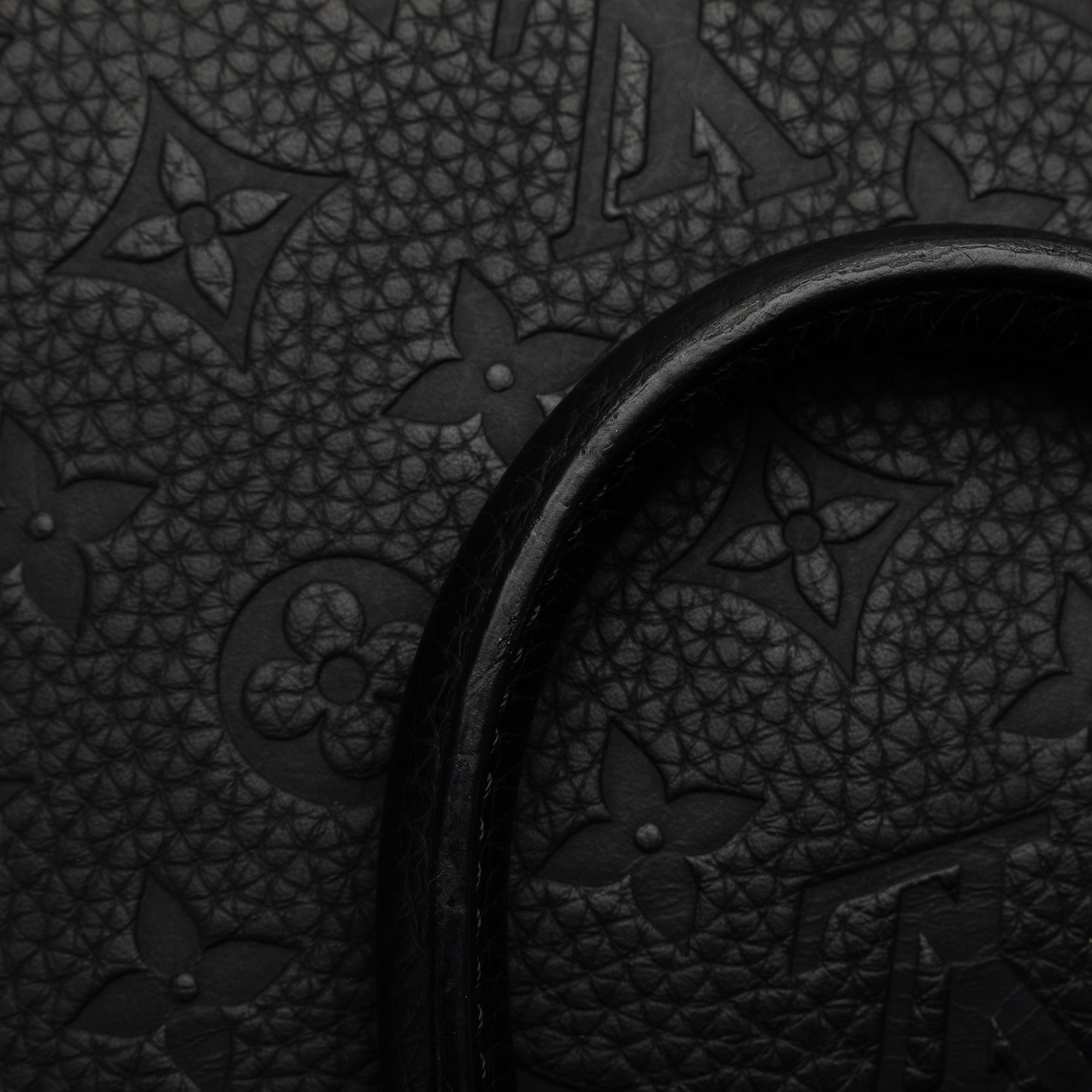 Black Louis Vuitton Monogram Taurillon Sac Plat Satchel