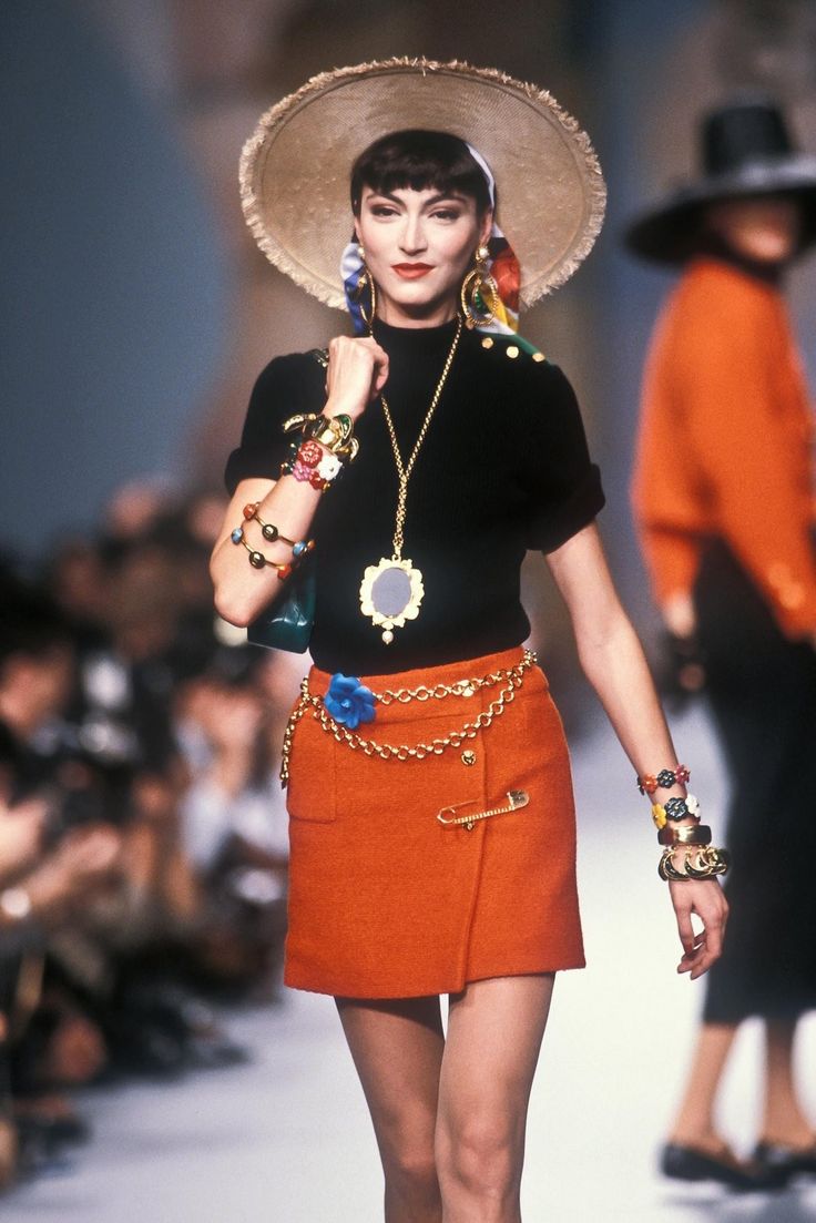 Broche épingle à nourrice Chanel