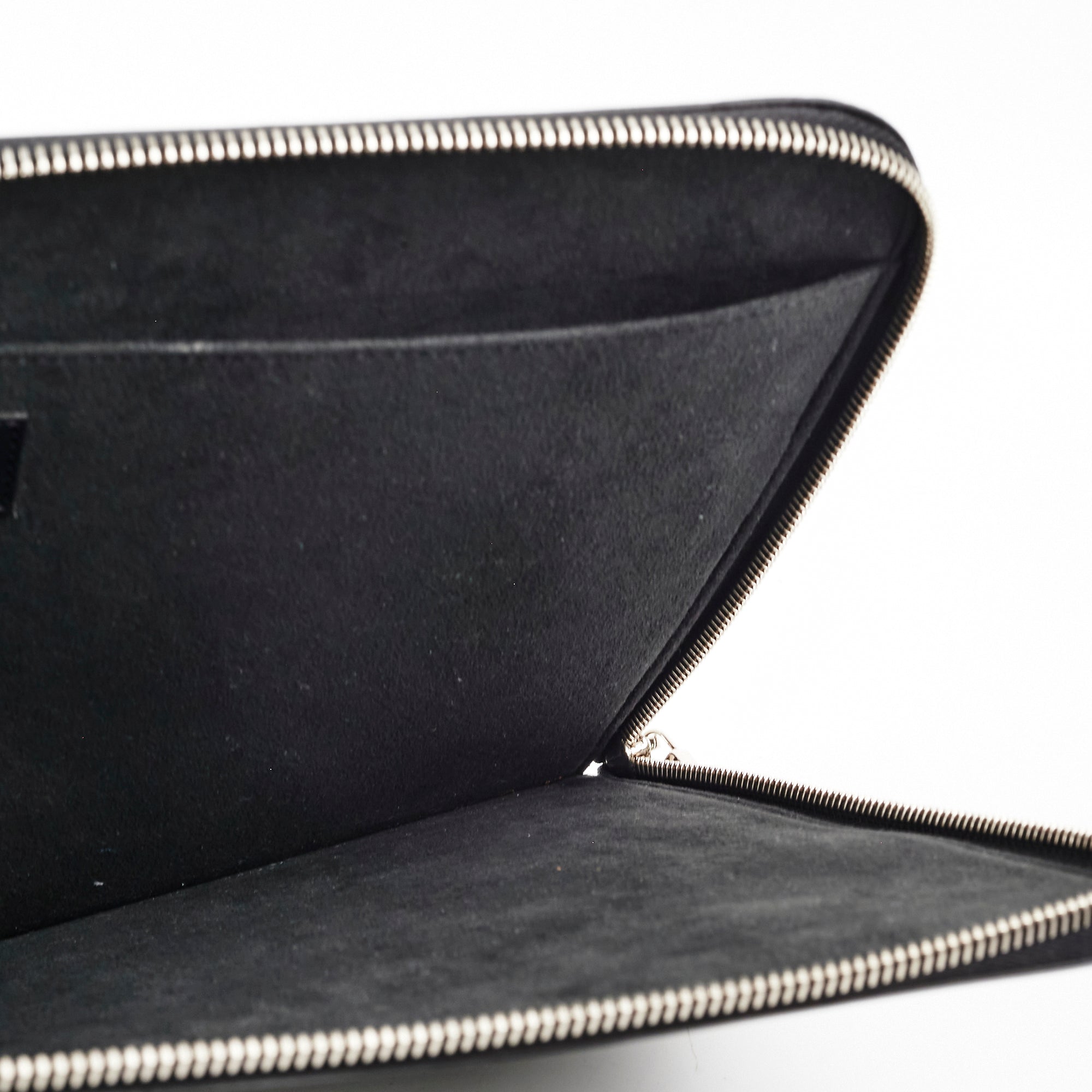 Louis Vuitton X Supreme Pouch Epi Black