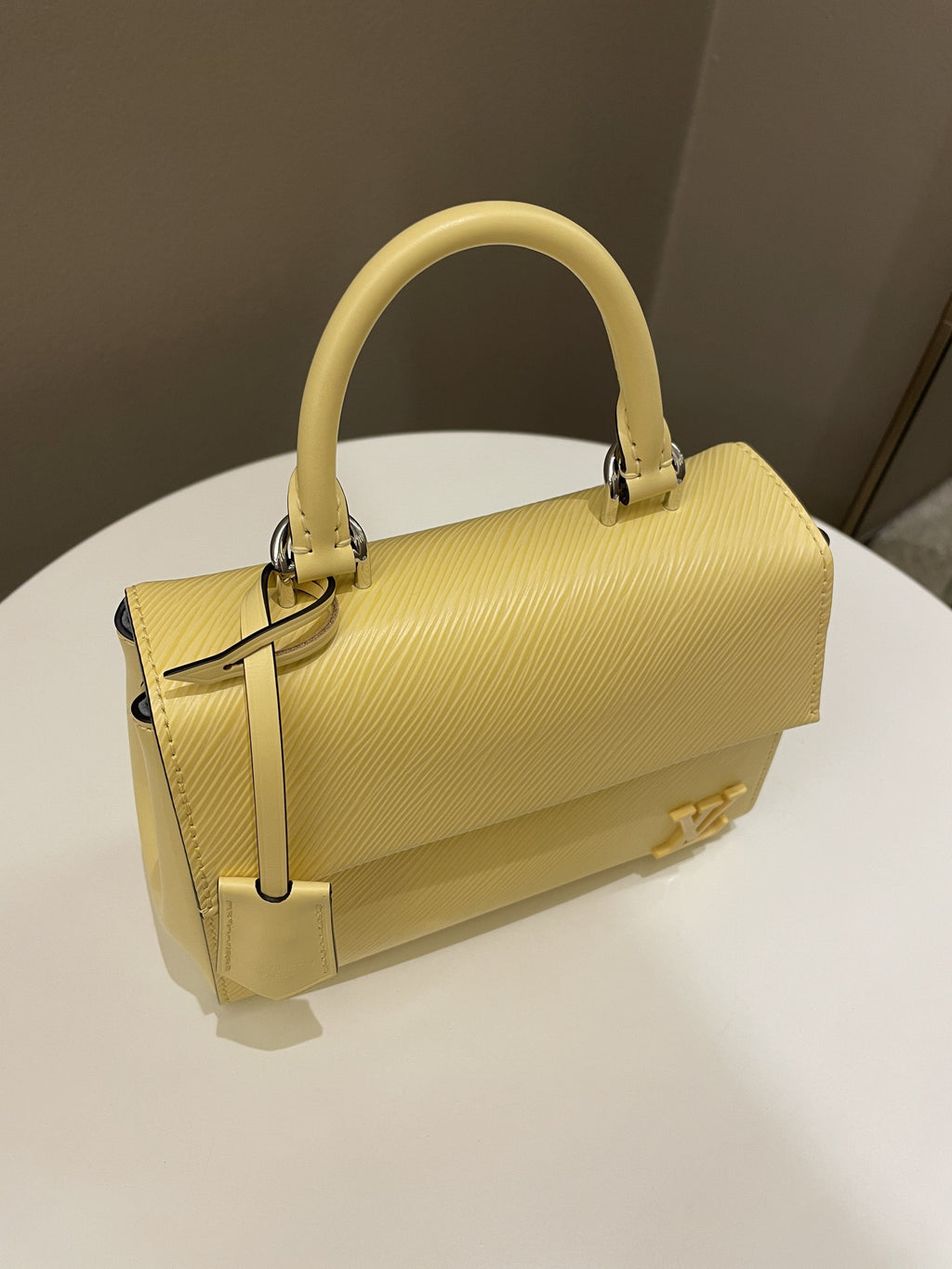 Louis Vuitton Mini Cluny Jaune Plume Epi