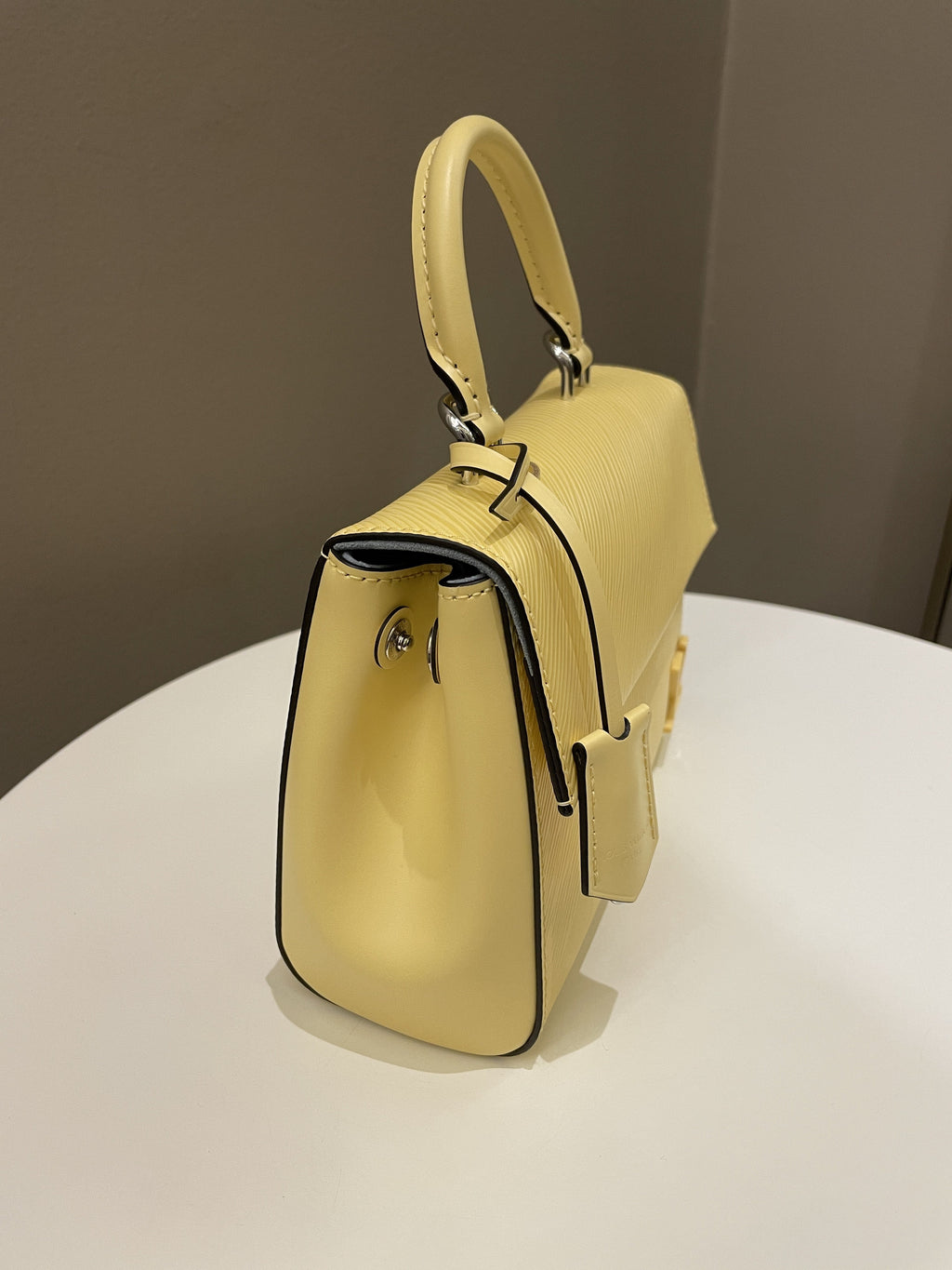 Louis Vuitton Mini Cluny Jaune Plume Epi