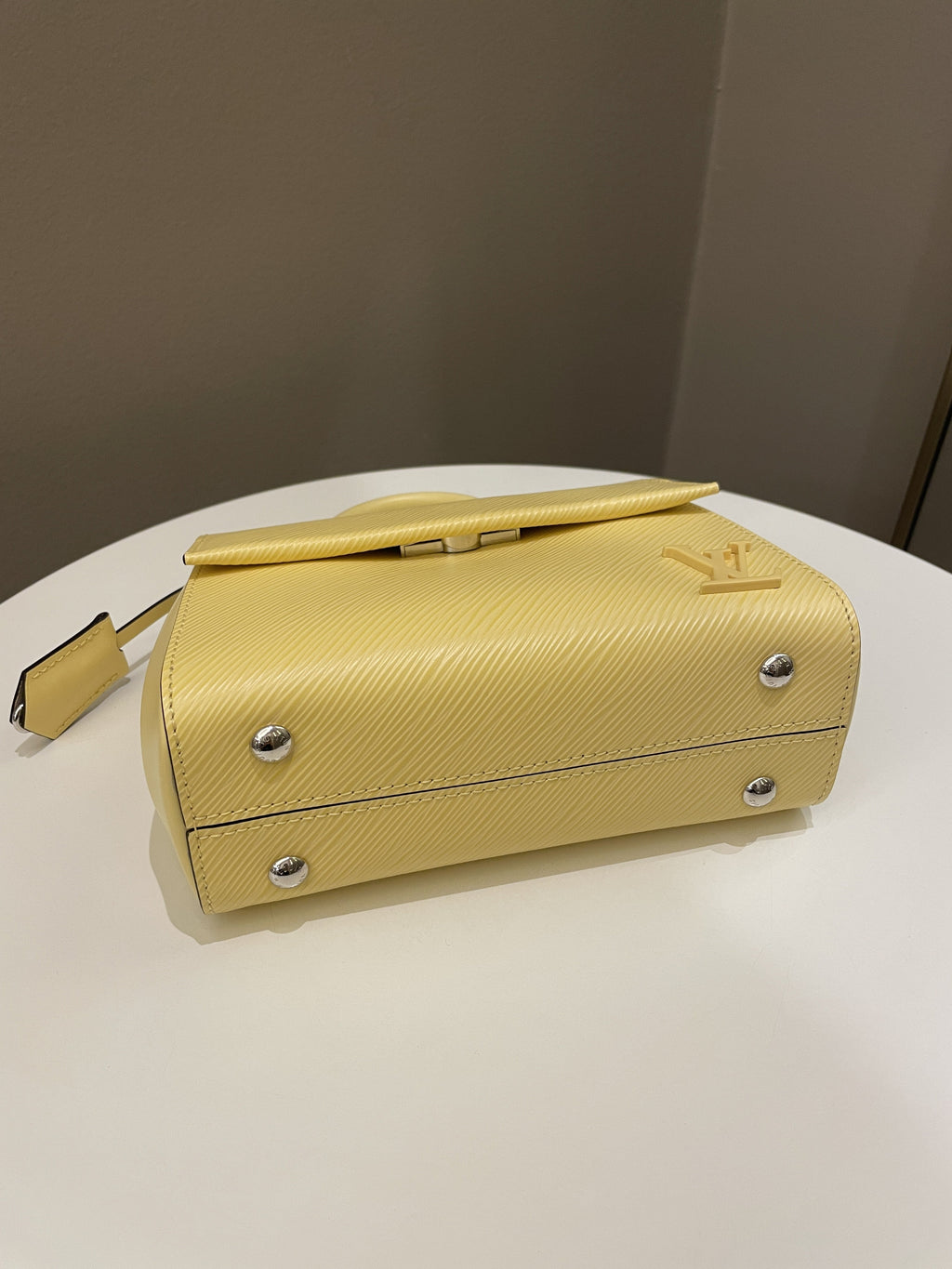 Louis Vuitton Mini Cluny Jaune Plume Epi